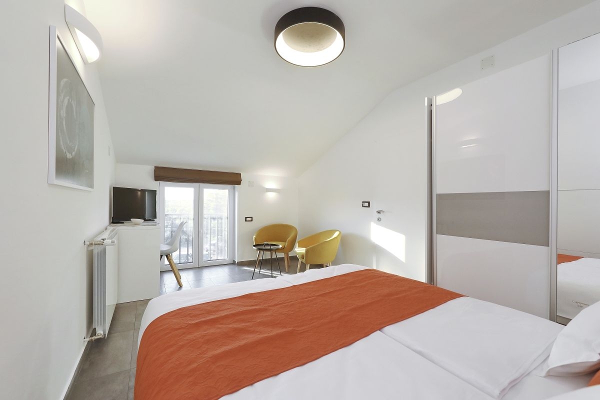 Comfortable and spacious house with terrace Sikovo, Biograd  K