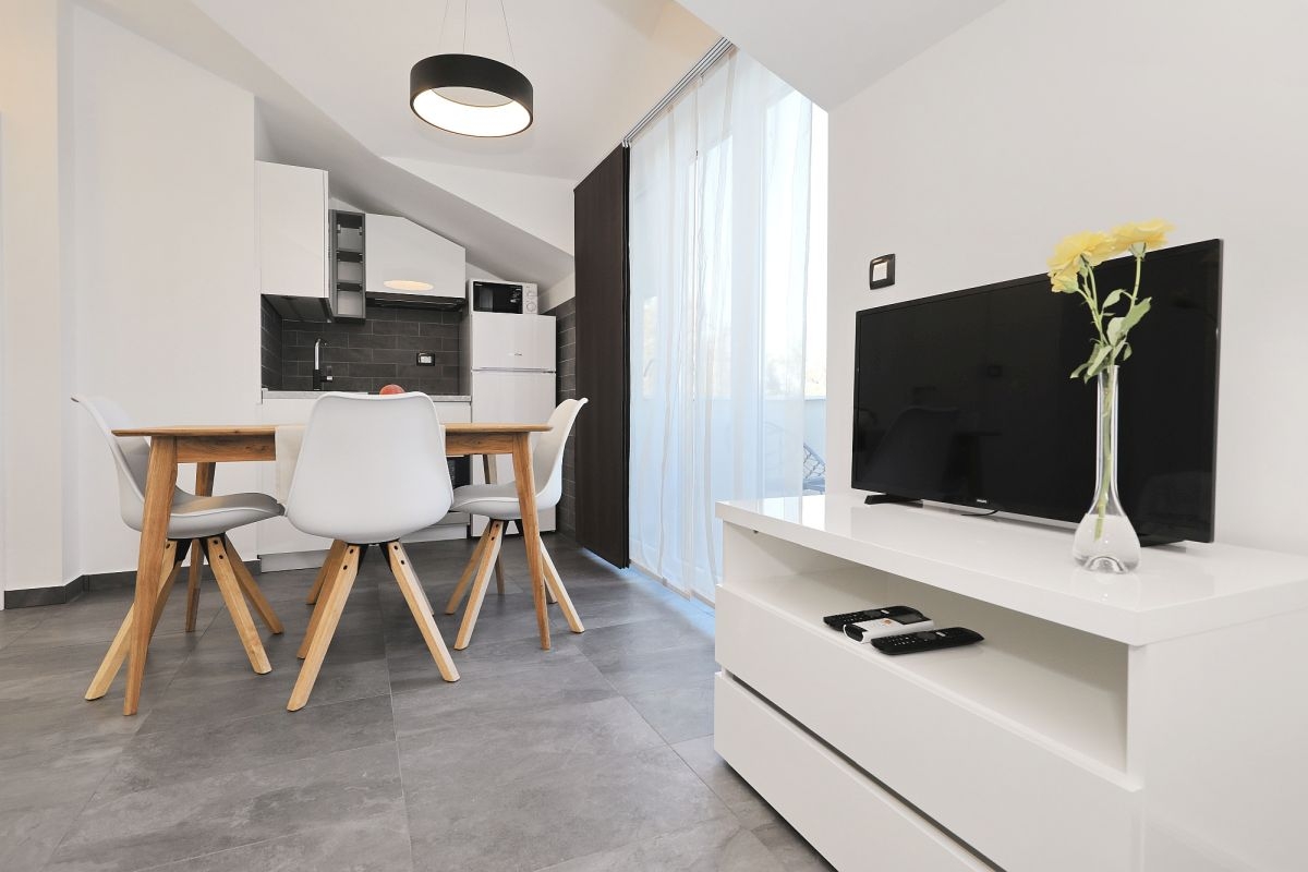 Comfortable and spacious house with terrace Sikovo, Biograd  K