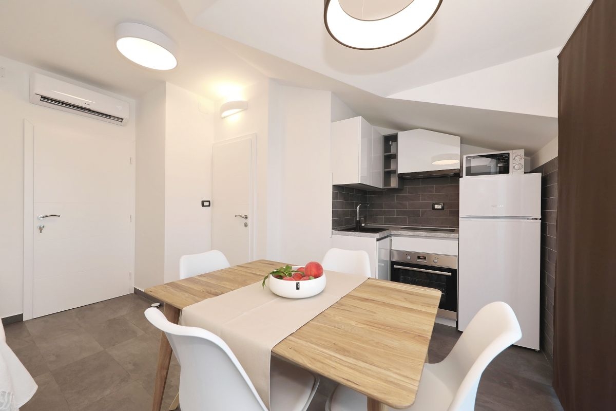 Comfortable and spacious house with terrace Sikovo, Biograd  K