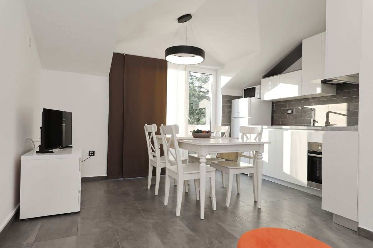 Comfortable and spacious house with terrace Sikovo, Biograd  K