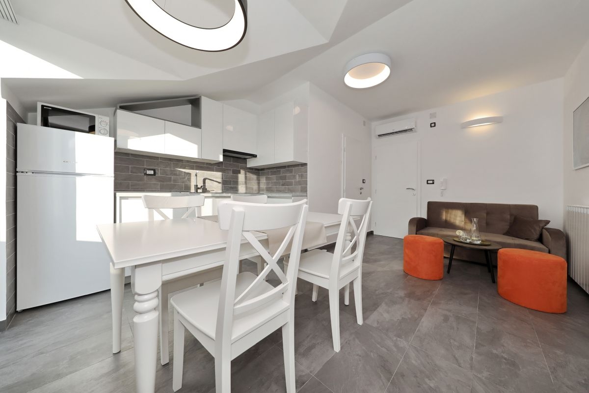 Comfortable and spacious house with terrace Sikovo, Biograd  K