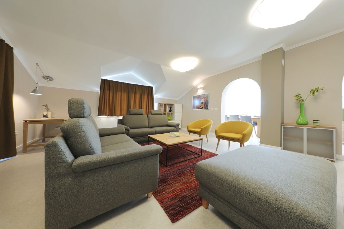 Comfortable and spacious house with terrace Sikovo, Biograd (K-23718) Comfortable and spacious house with terrace Sikovo, Biograd (K-23718)