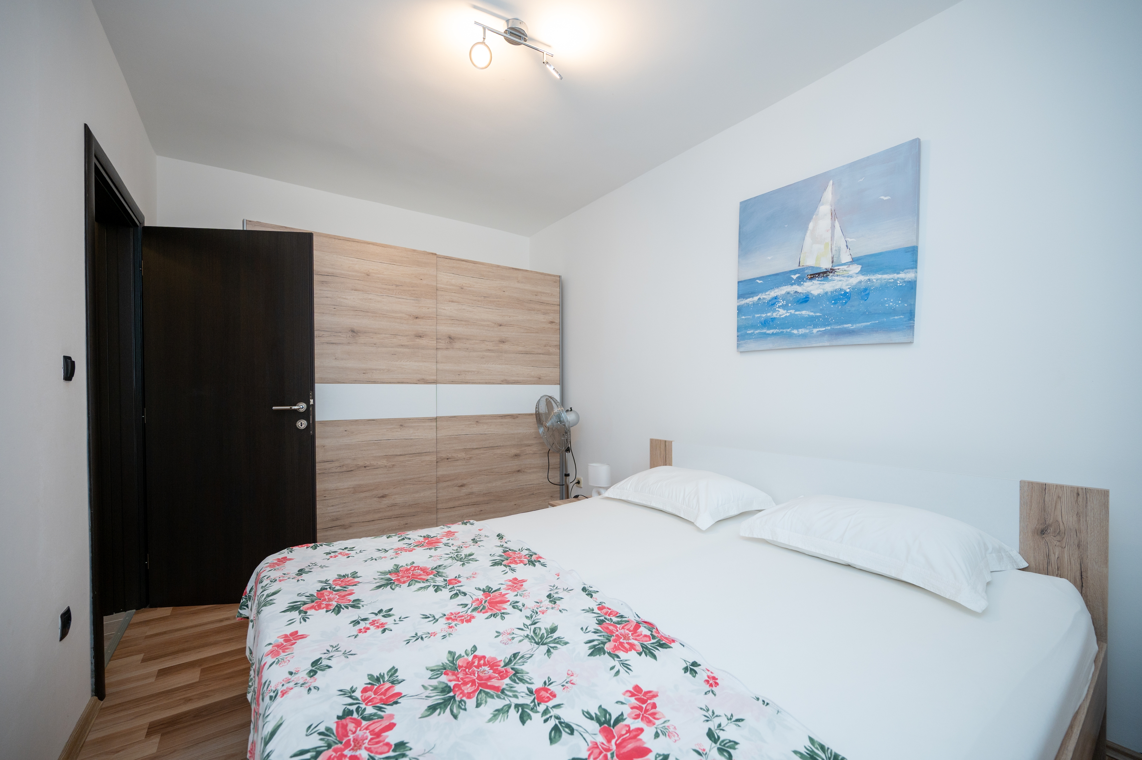 Two bedroom house with terrace Maslenica, Novigrad  K