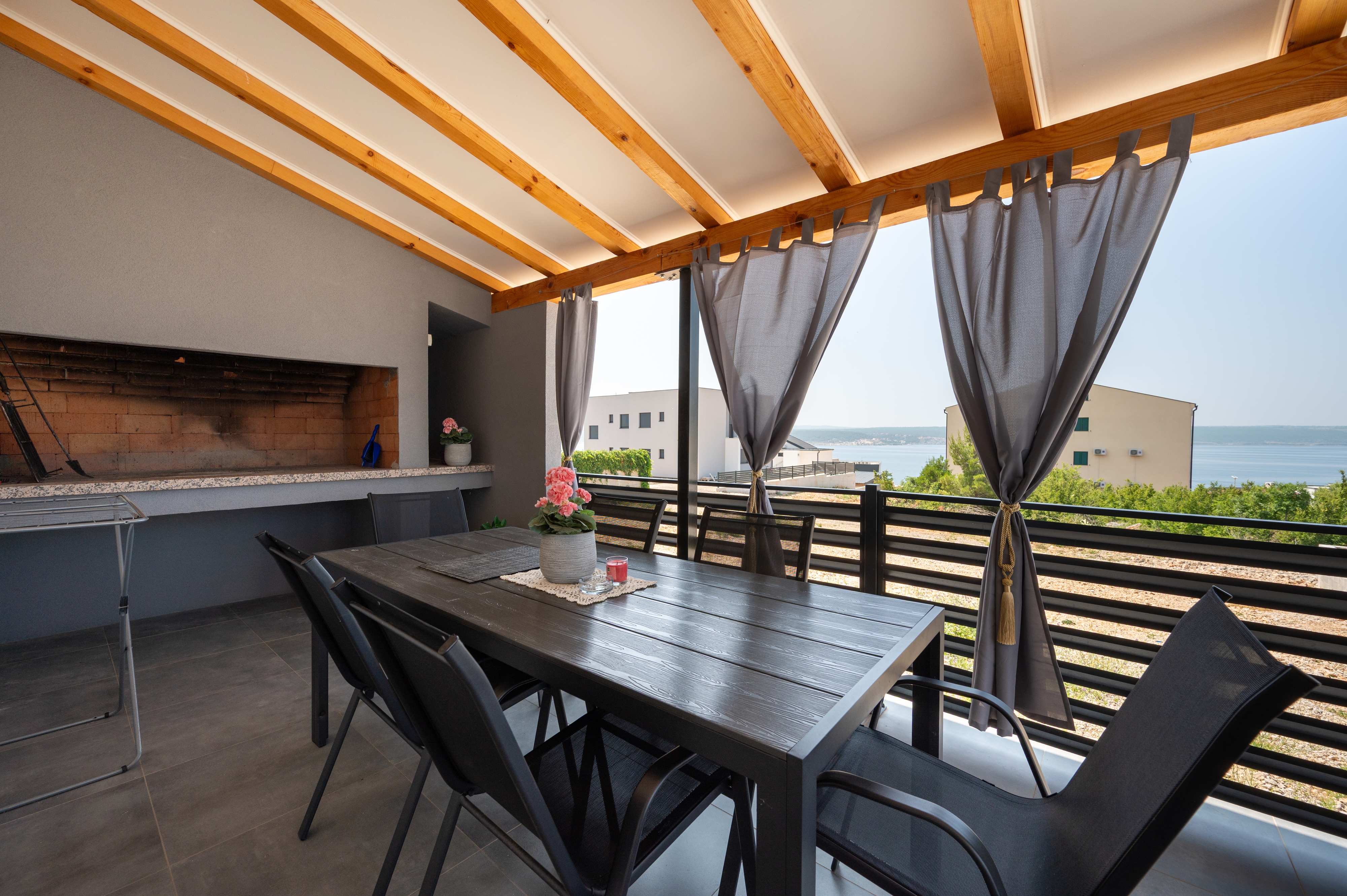 Two bedroom house with terrace Maslenica, Novigrad  K