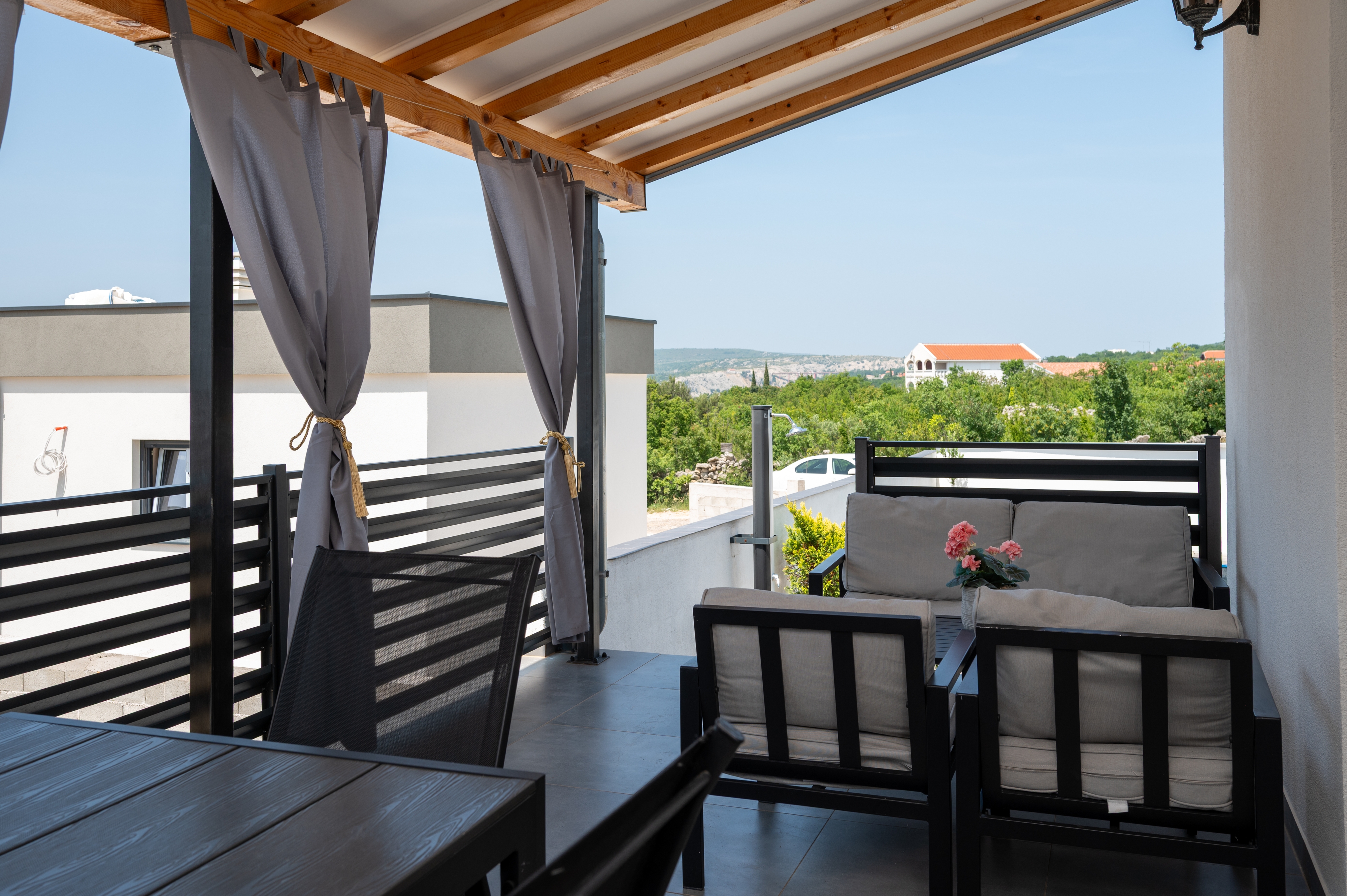 Two bedroom house with terrace Maslenica, Novigrad  K