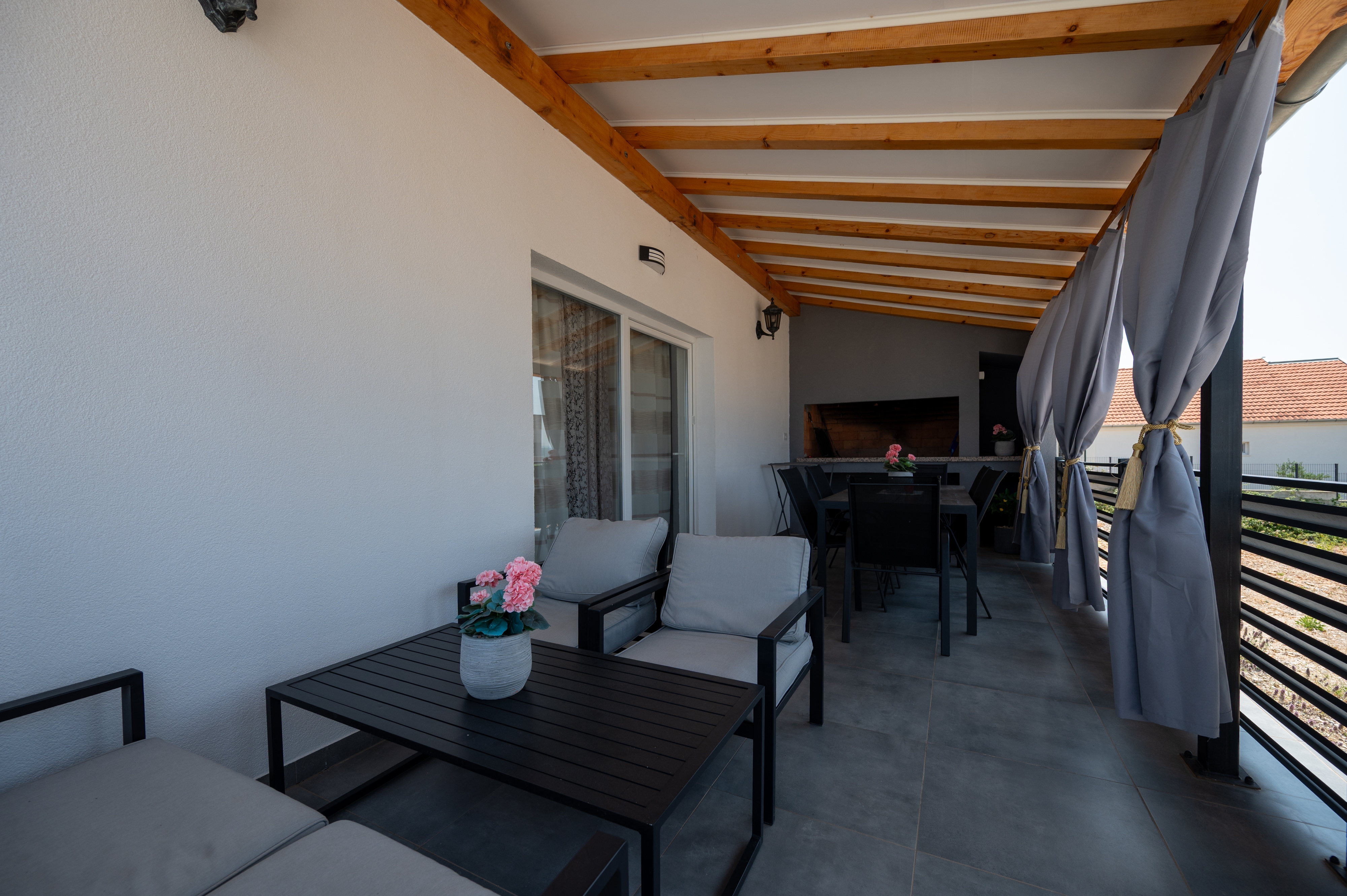 Two bedroom house with terrace Maslenica, Novigrad  K
