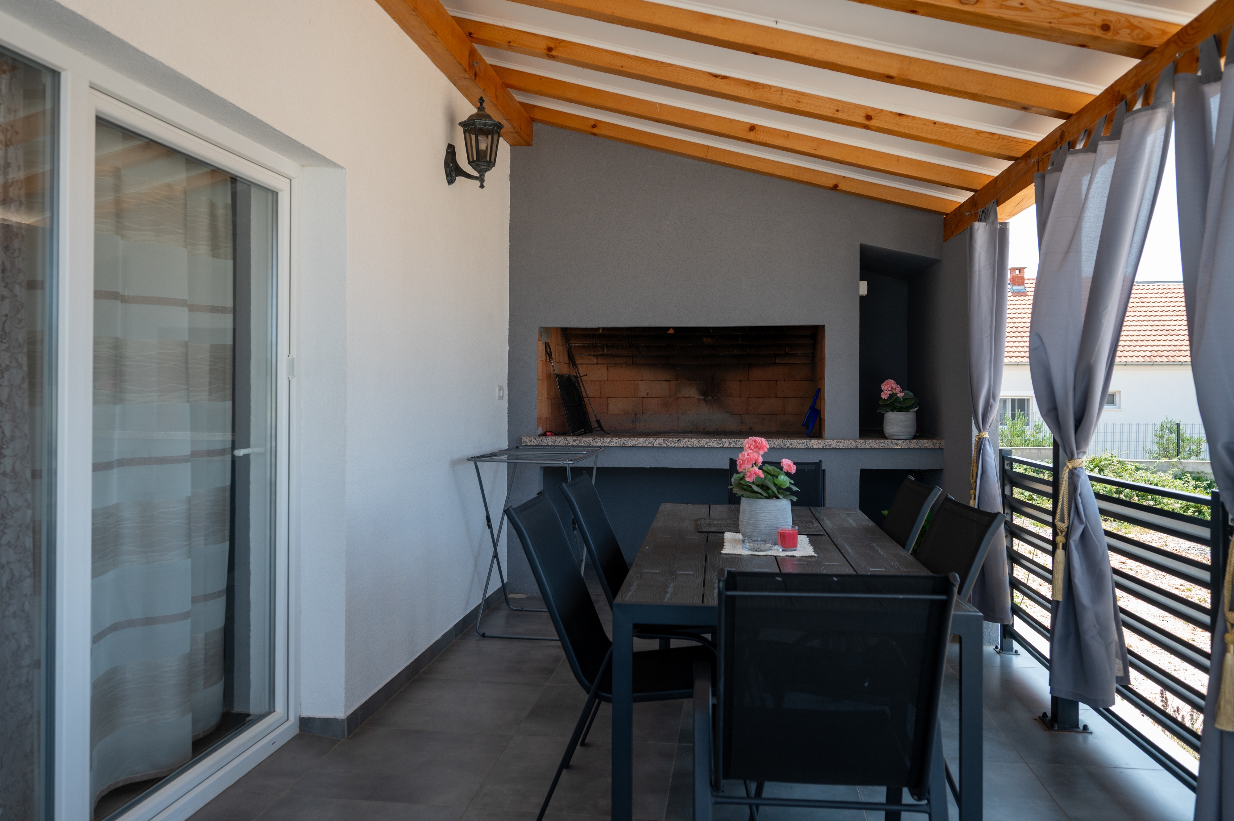 Two bedroom house with terrace Maslenica, Novigrad  K