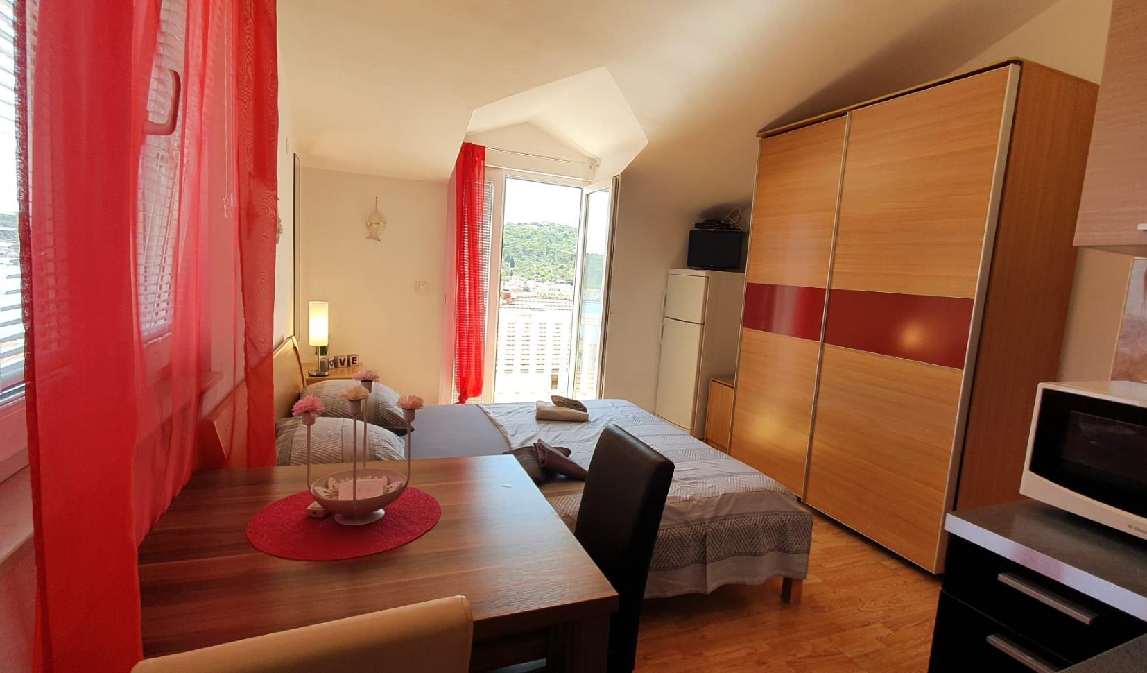 Studio flat with balcony and sea view Tisno, Murter (AS-23720-c) Studio flat with balcony and sea view Tisno, Murter (AS-23720-c)