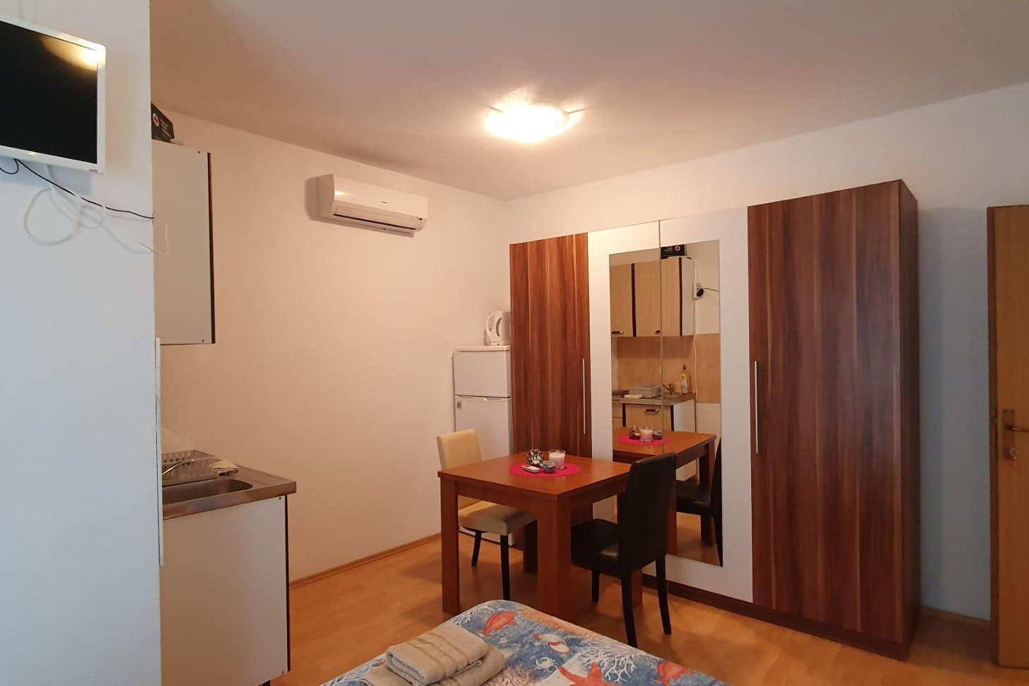 Studio flat with air-conditioning Tisno, Murter (AS-23720-d) Studio flat with air-conditioning Tisno, Murter (AS-23720-d)