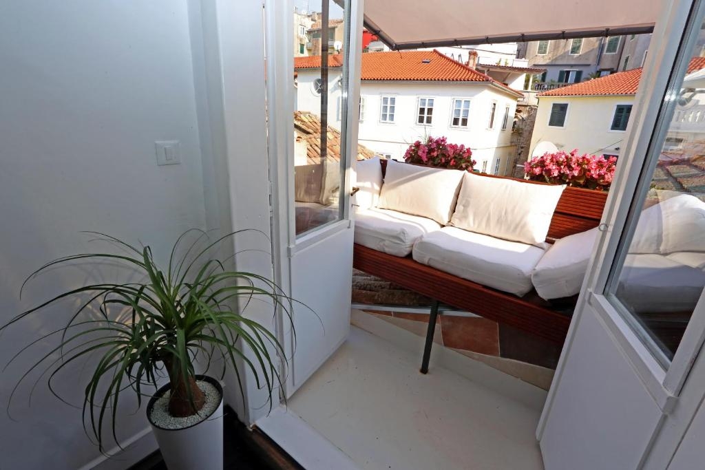 One bedroom apartment with balcony Šibenik  A-a