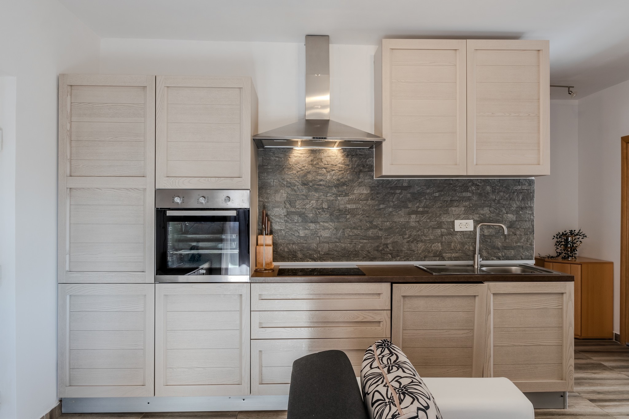 Three bedroom house with terrace and sea view Posedarje, Novigrad  K