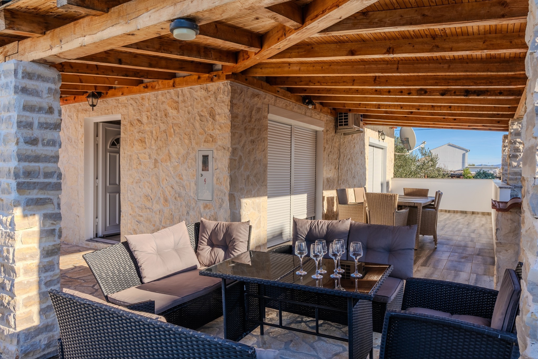Three bedroom house with terrace and sea view Posedarje, Novigrad  K