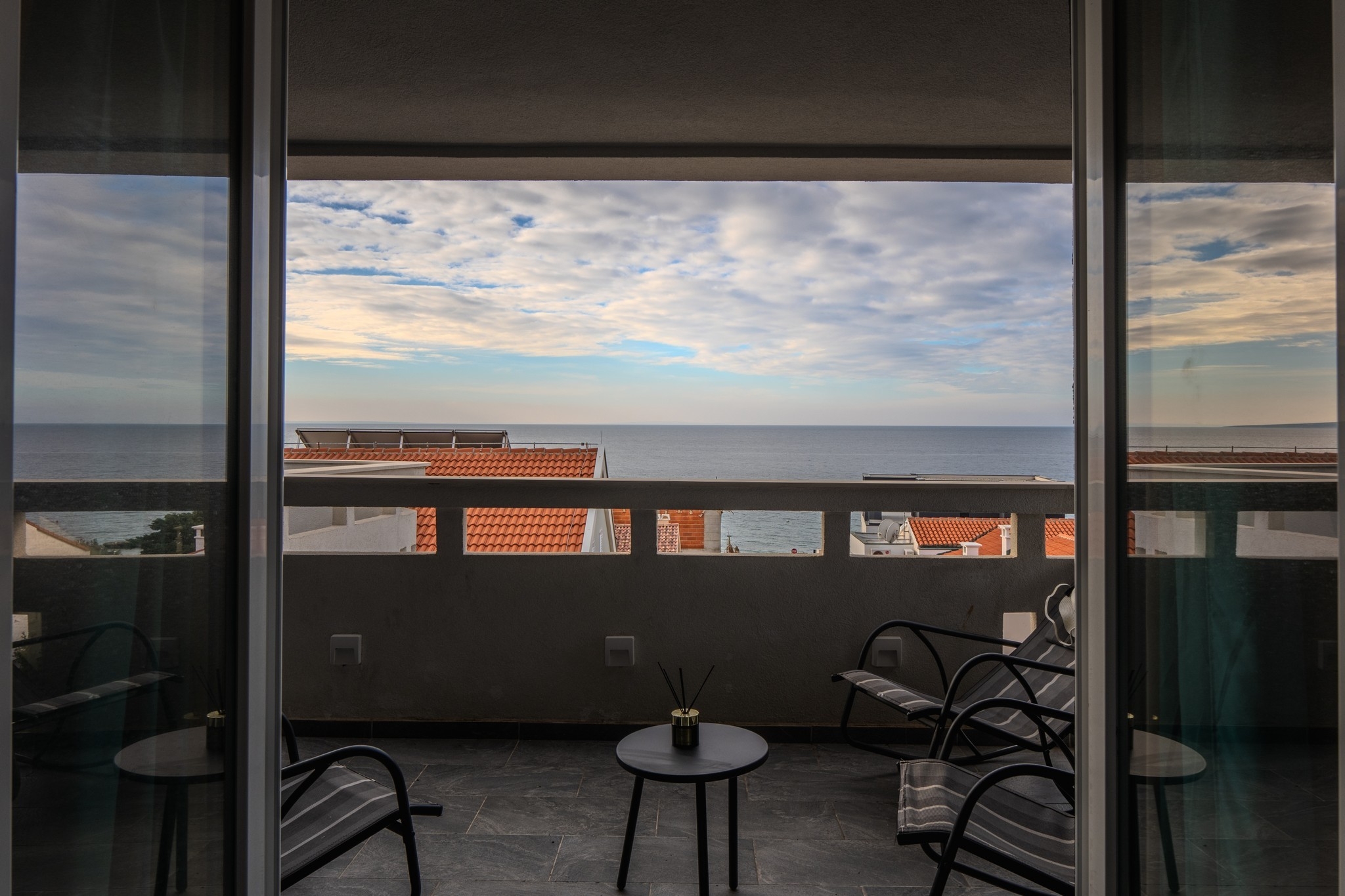 Three bedroom apartment with balcony and sea view Novalja, Pag  A-a