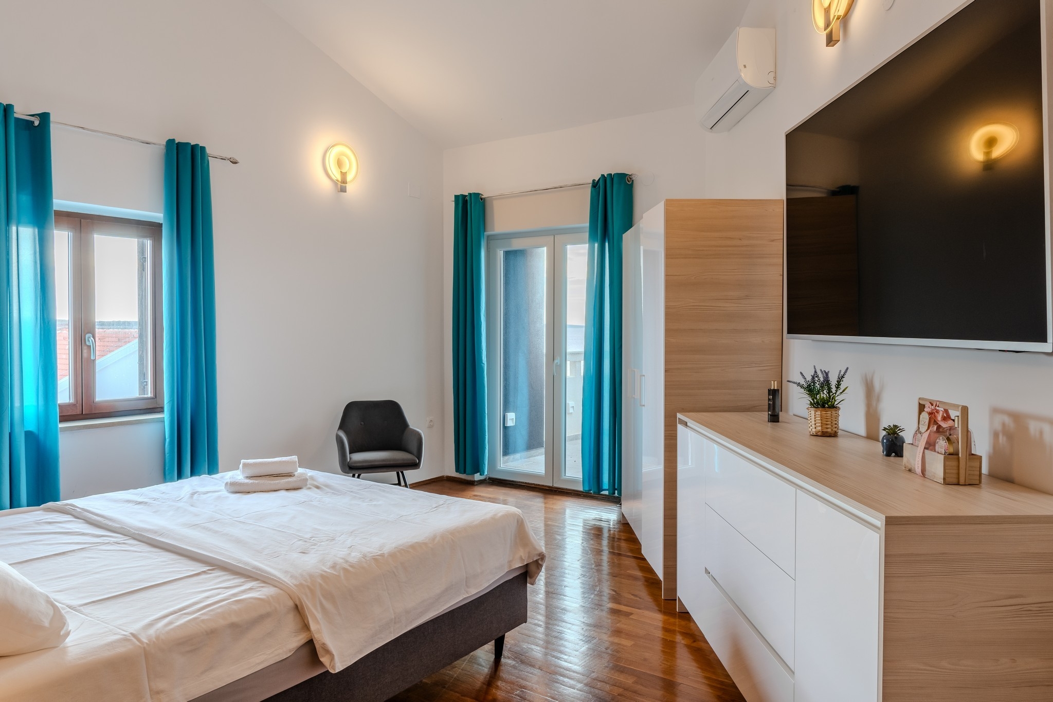 Three bedroom apartment with balcony and sea view Novalja, Pag  A-a