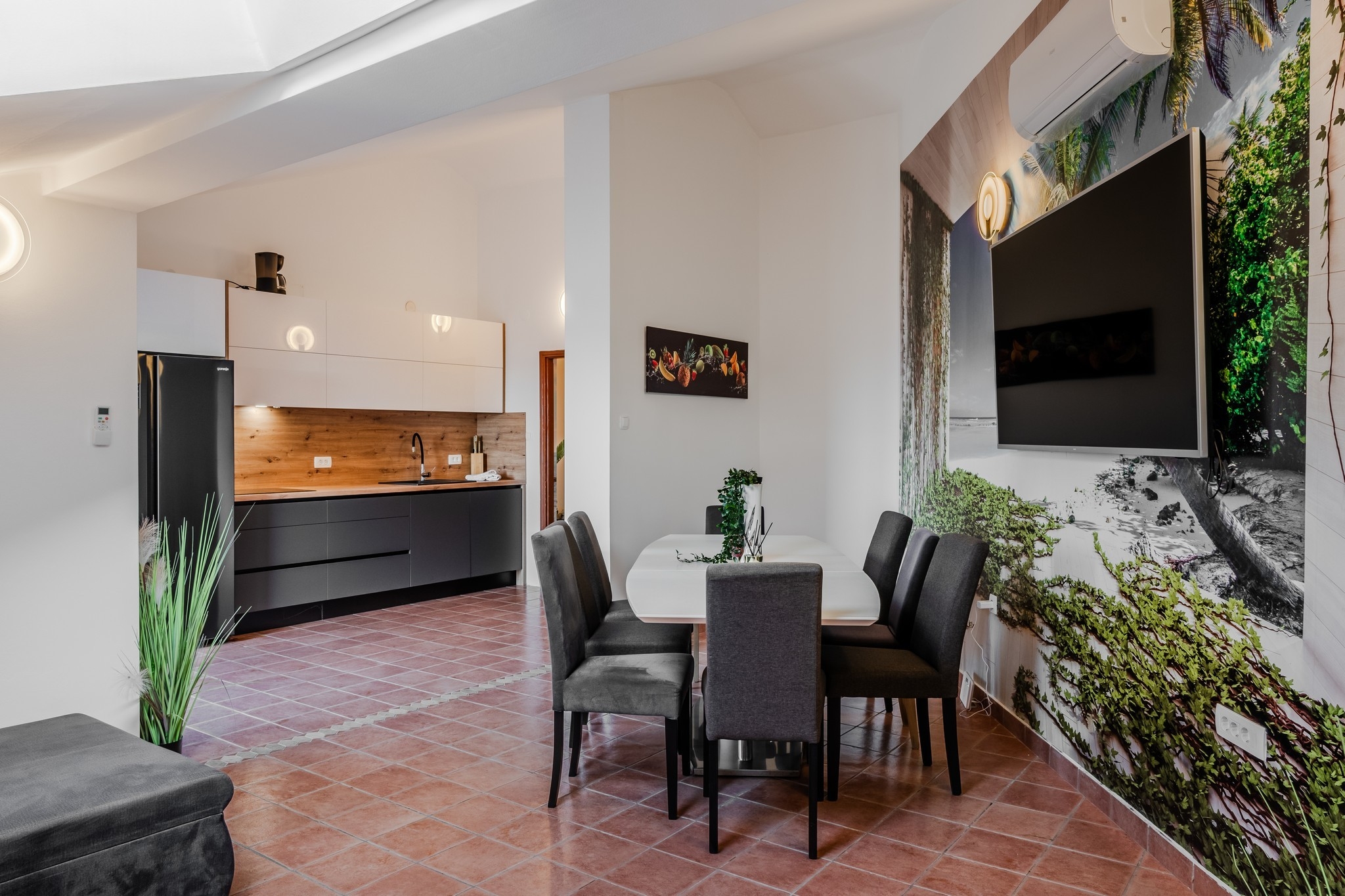 Three bedroom apartment with balcony and sea view Novalja, Pag  A-a