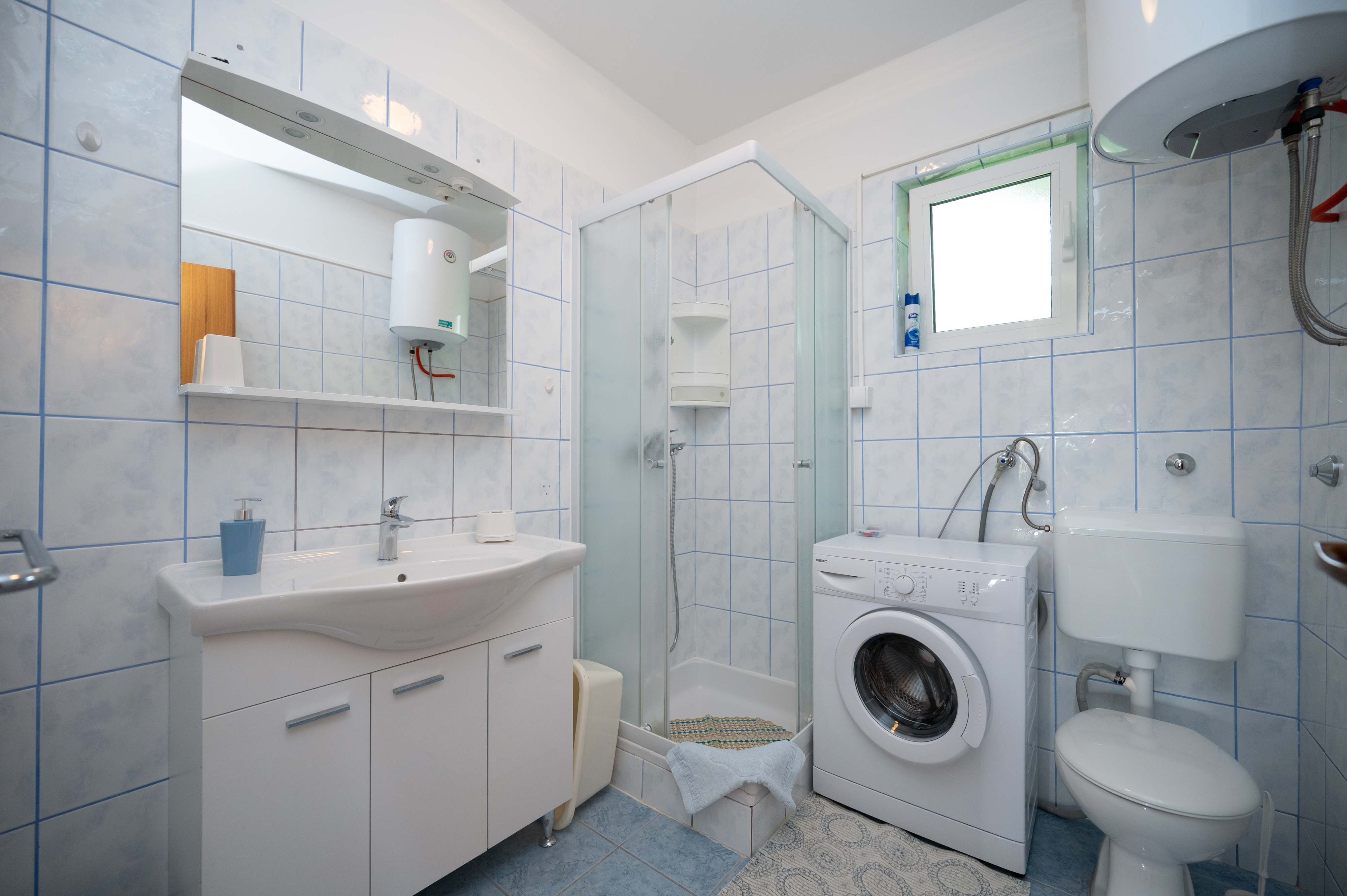 Two bedroom apartment with terrace and sea view Lopar, Rab  A-a