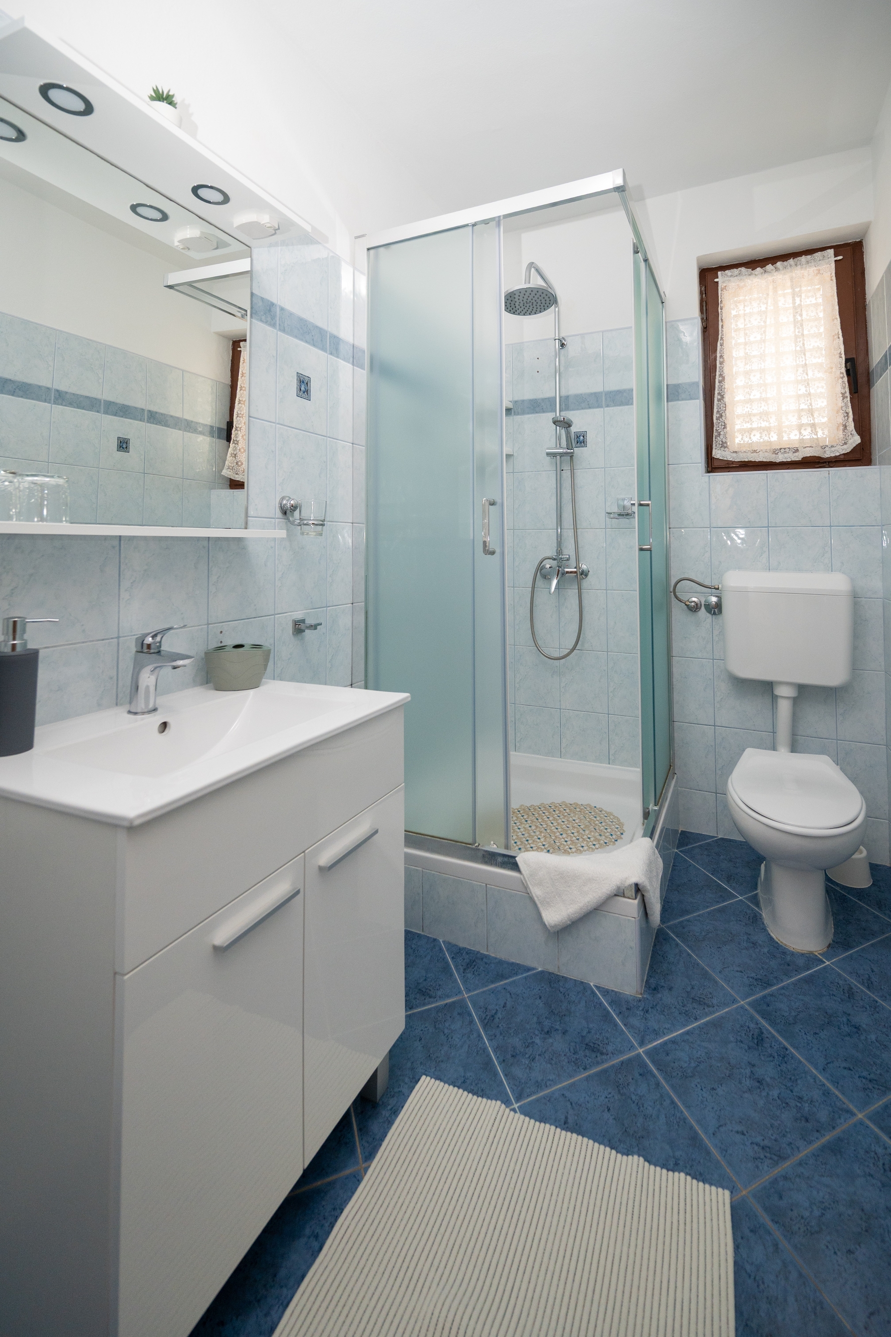 One bedroom apartment with terrace and sea view Lopar, Rab  A-c