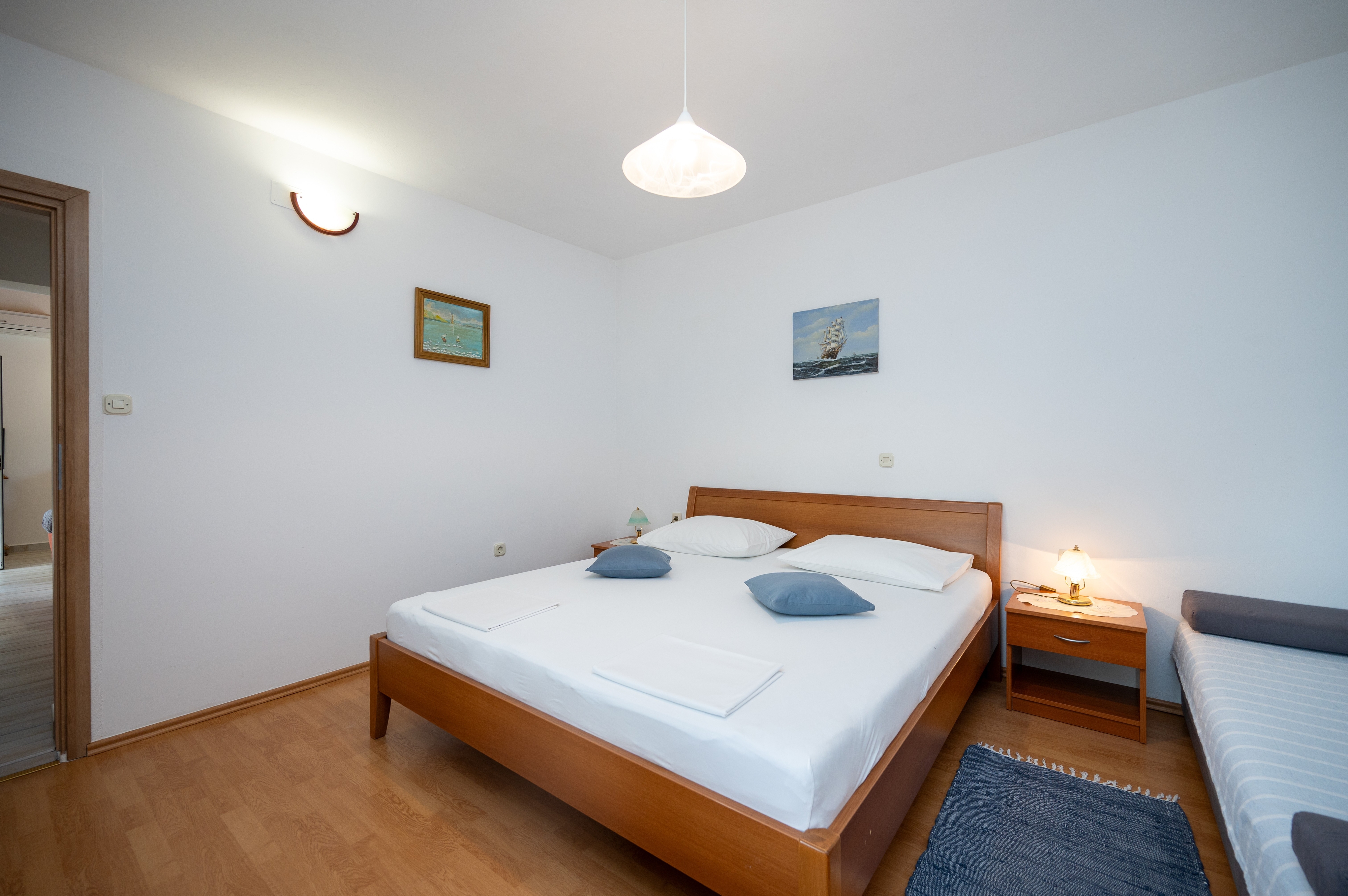 One bedroom apartment with terrace and sea view Lopar, Rab  A-c