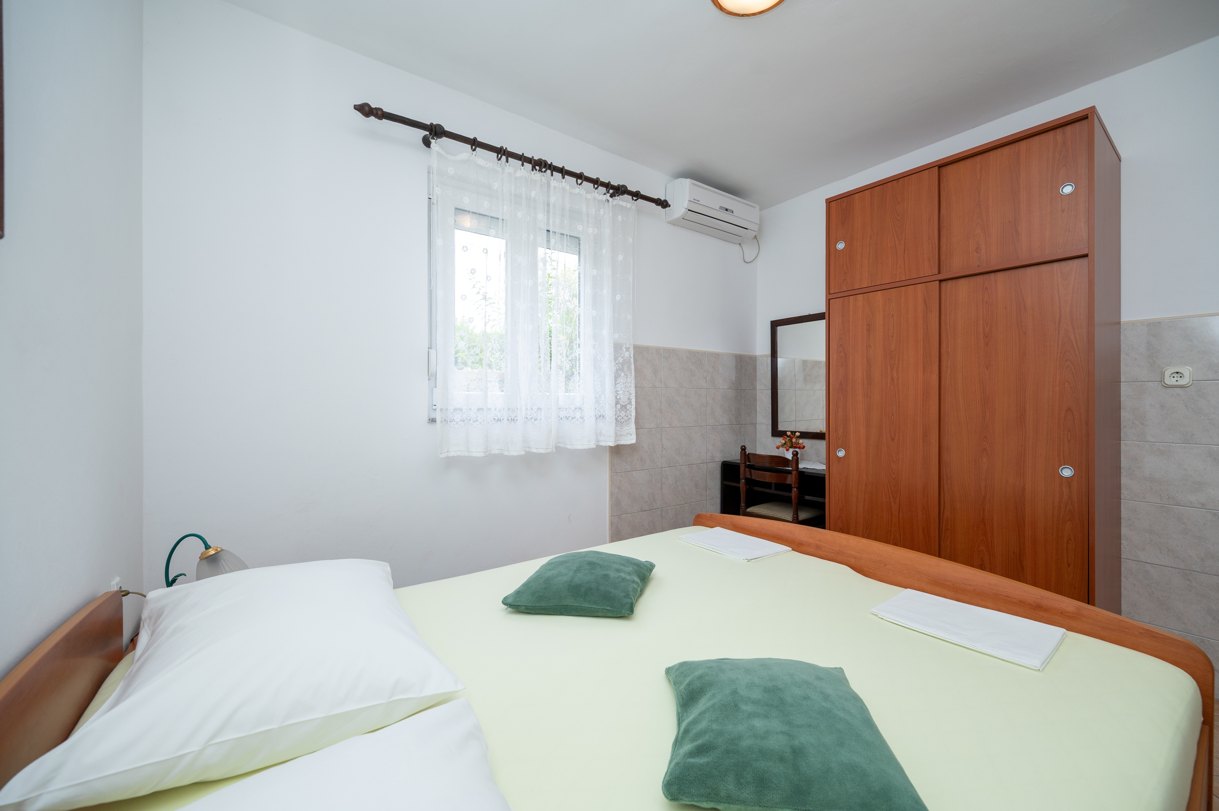 Two bedroom apartment with terrace and sea view Lopar, Rab  A-d