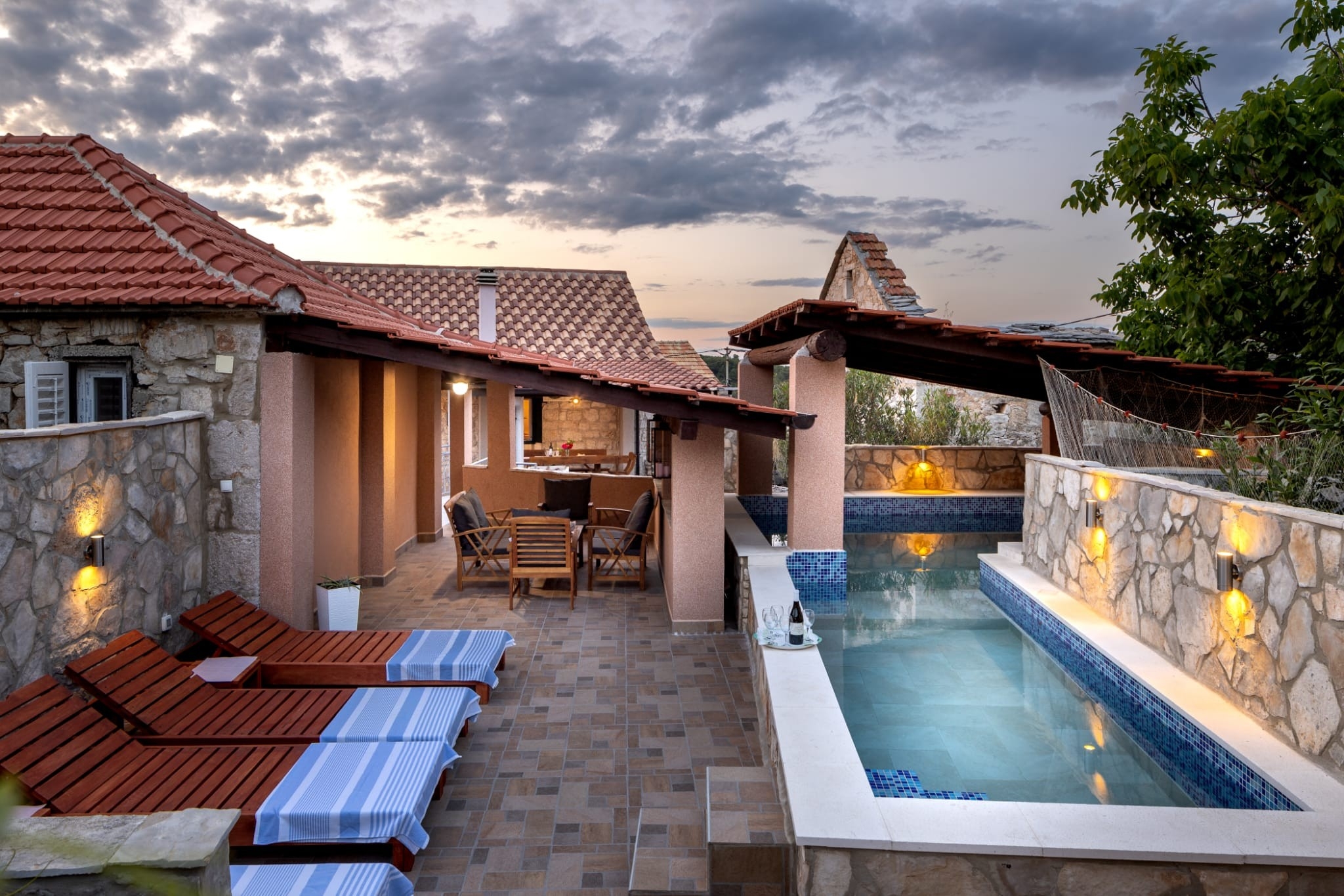 Three bedroom house with terrace Zastražišće, Hvar (K-23743) Three bedroom house with terrace Zastražišće, Hvar (K-23743)