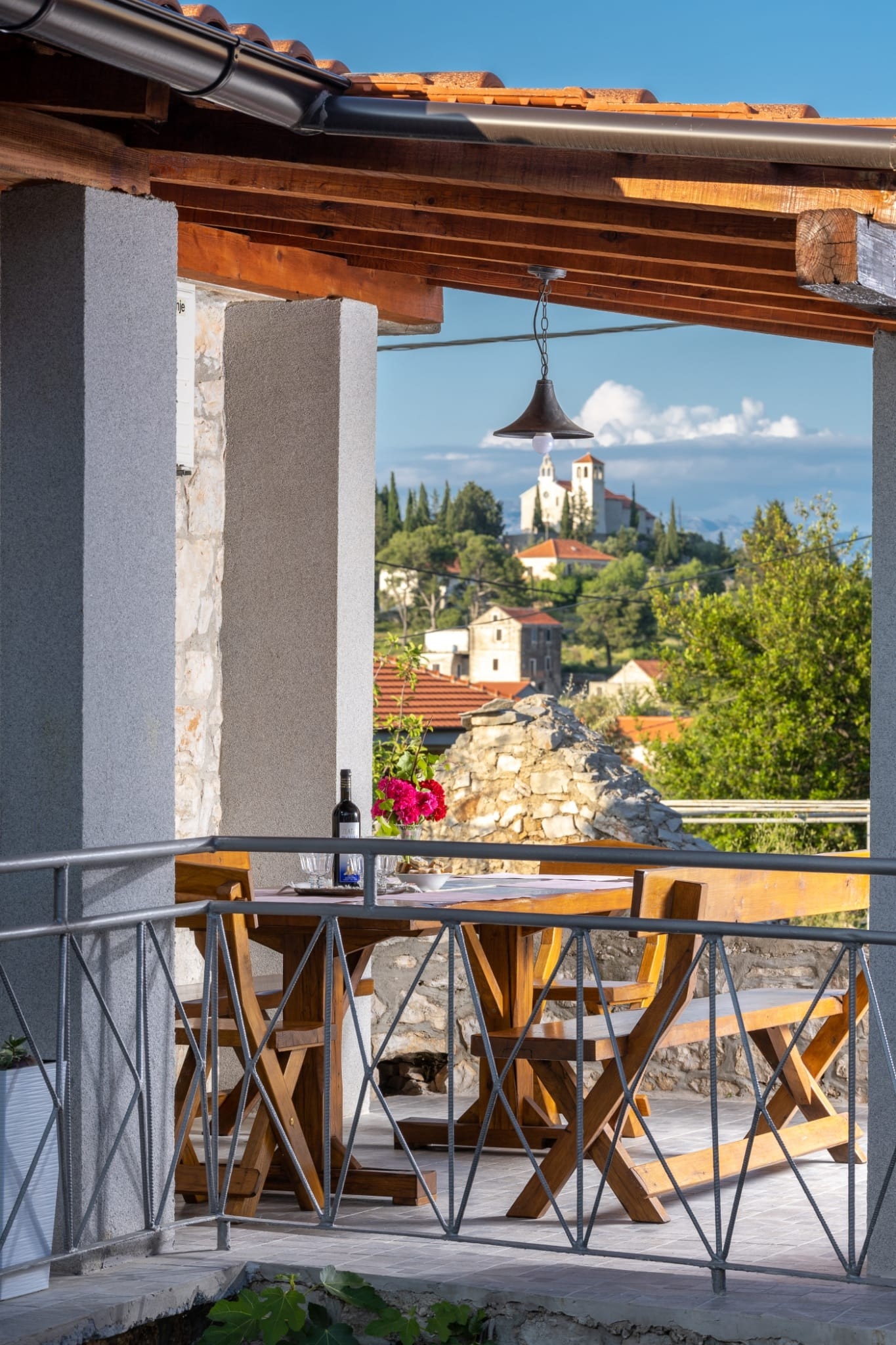 Three bedroom house with terrace Zastražišće, Hvar  K
