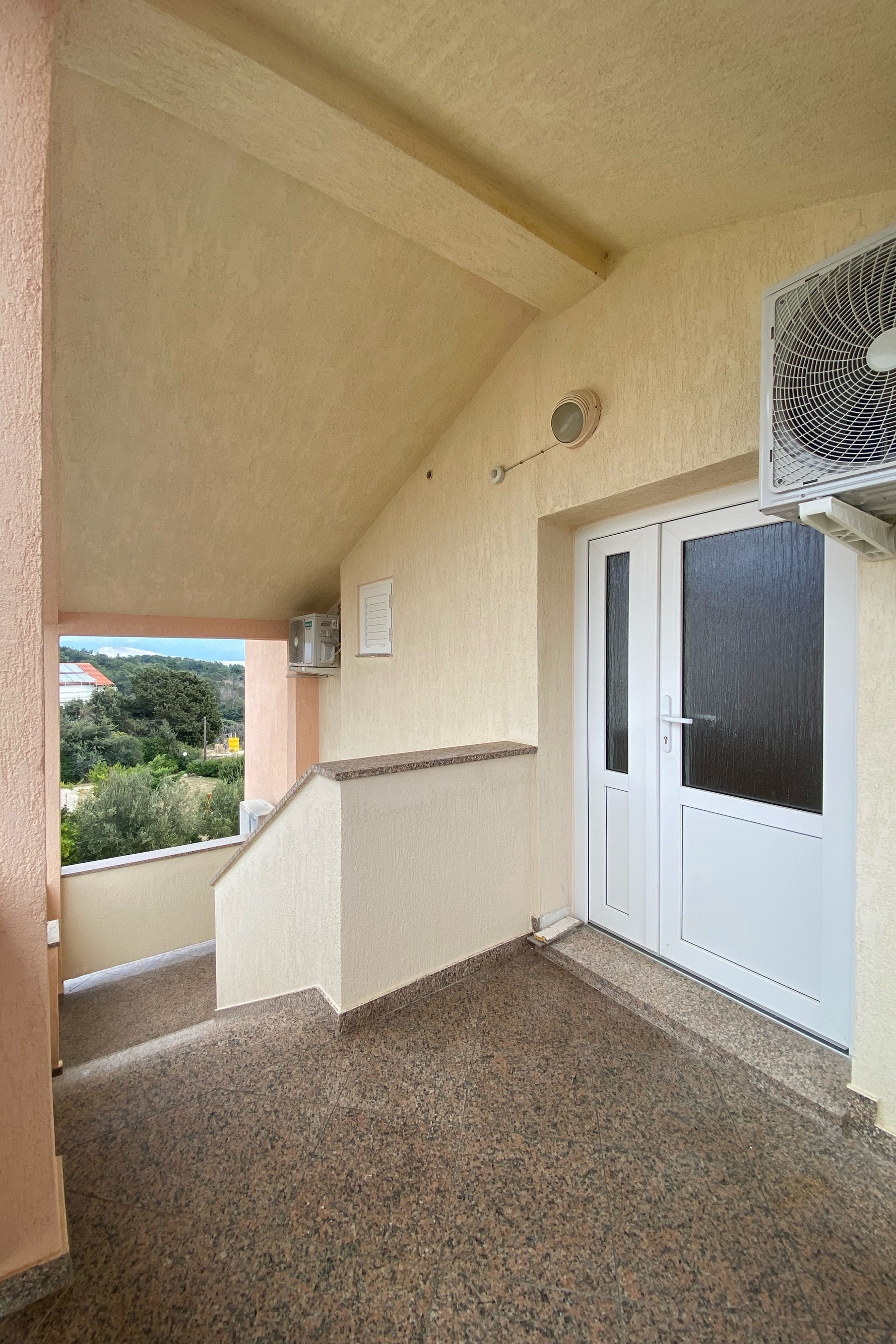 Top Rab Lopar Top Rab Lopar