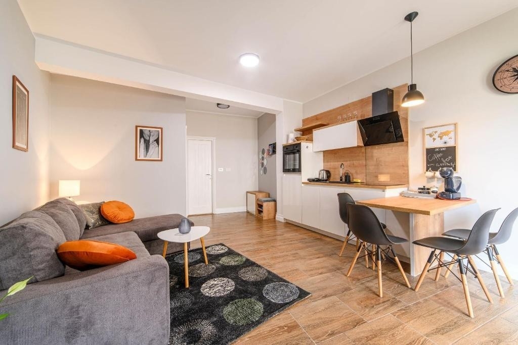 One bedroom apartment with terrace Šibenik (A-23756-a)