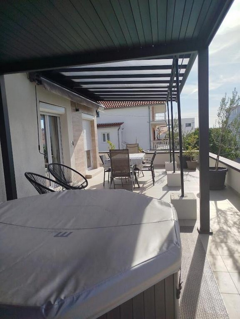 Two bedroom apartment with terrace Vodice  A-a