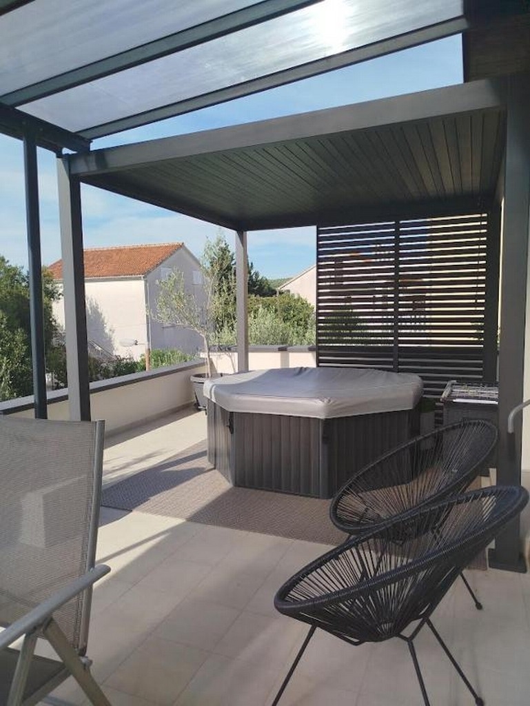 Two bedroom apartment with terrace Vodice  A-a