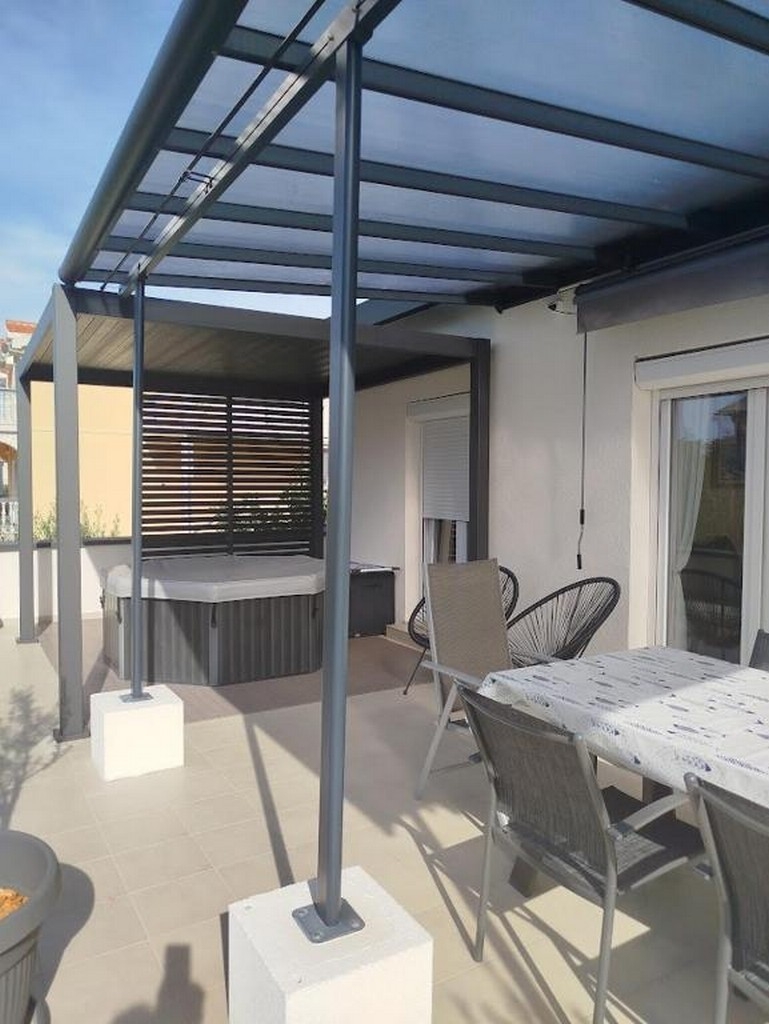Two bedroom apartment with terrace Vodice  A-a