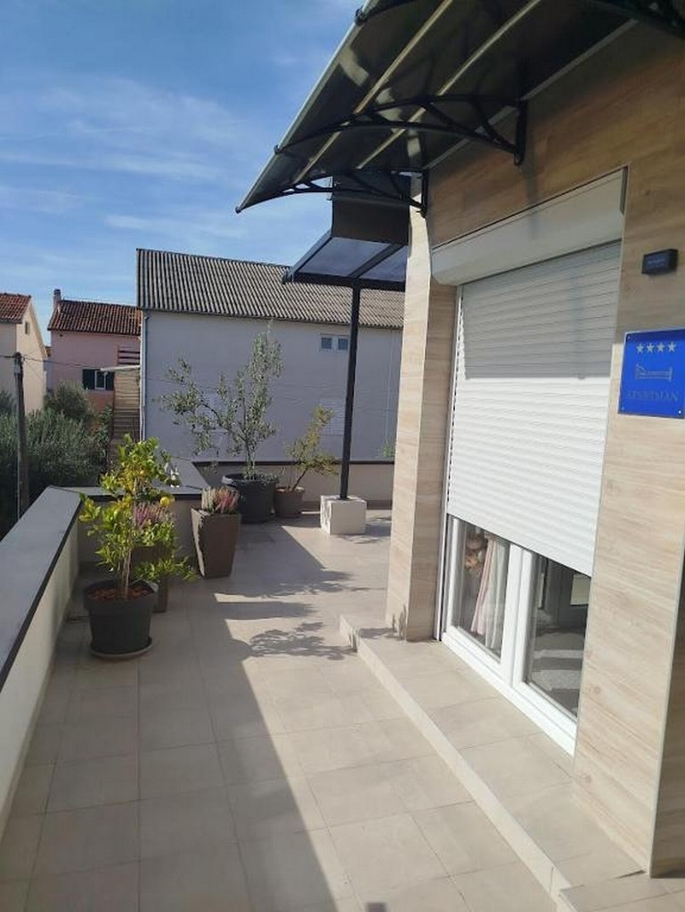 Two bedroom apartment with terrace Vodice  A-a