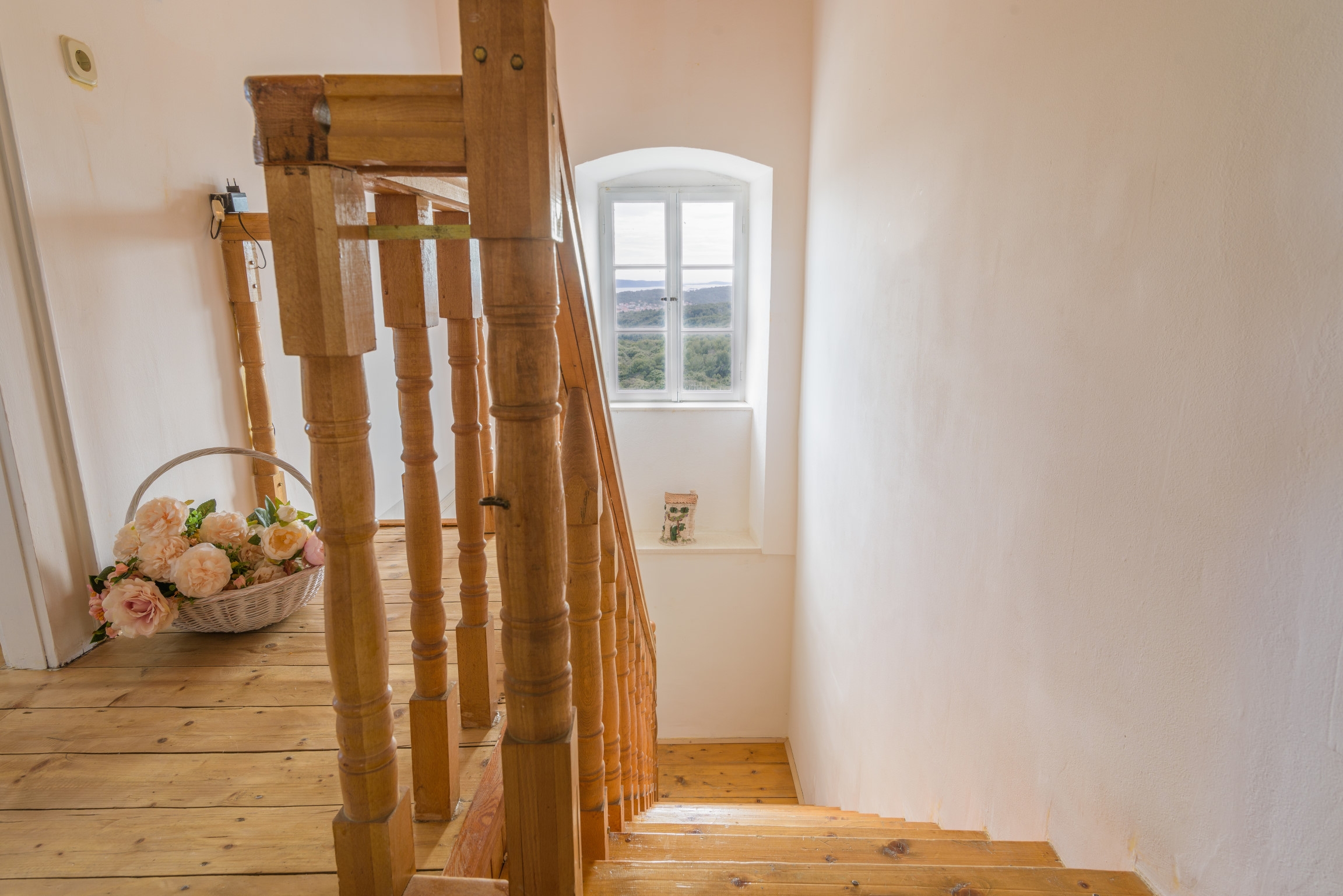 Three bedroom house with terrace and sea view Žedno, Čiovo  K