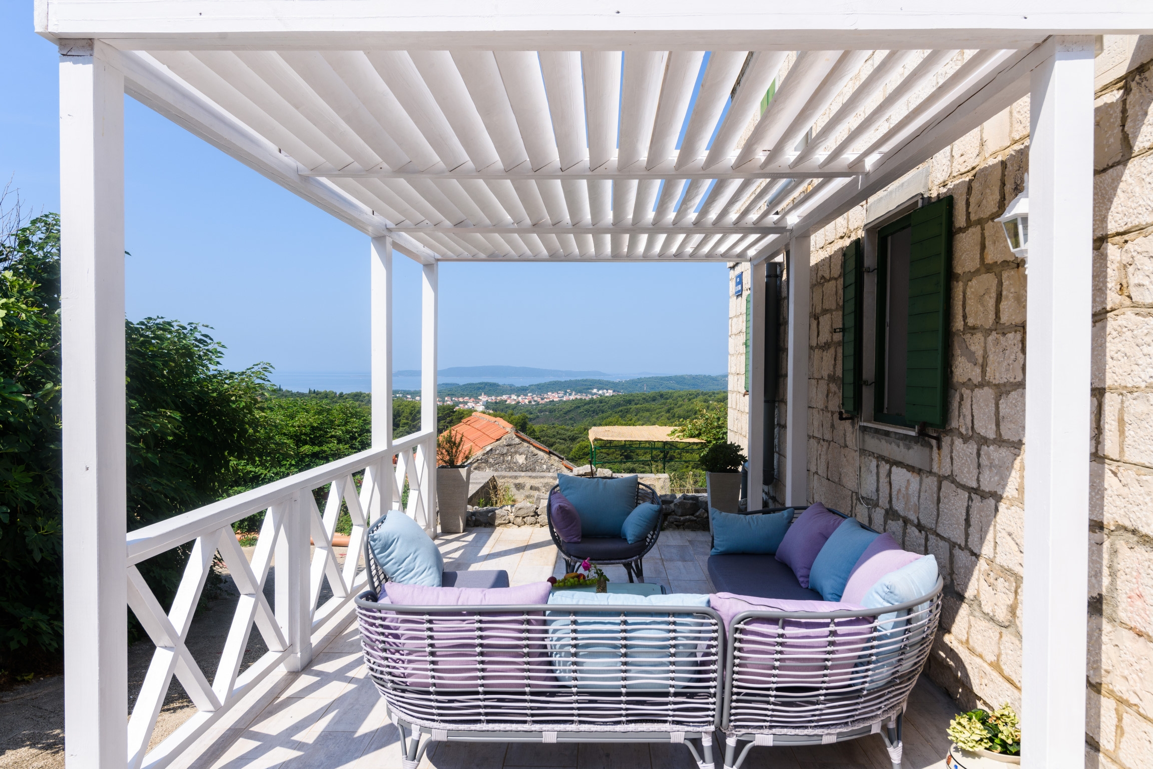 Three bedroom house with terrace and sea view Žedno, Čiovo  K
