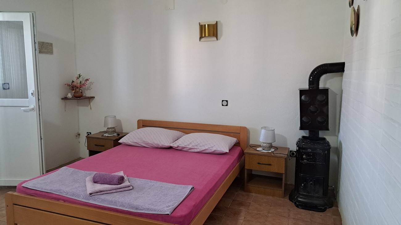 One bedroom apartment with terrace and sea view Pag (A-23764-a) One bedroom apartment with terrace and sea view Pag (A-23764-a)