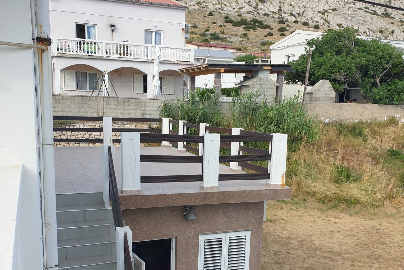 One bedroom apartment with terrace and sea view Pag  A-b