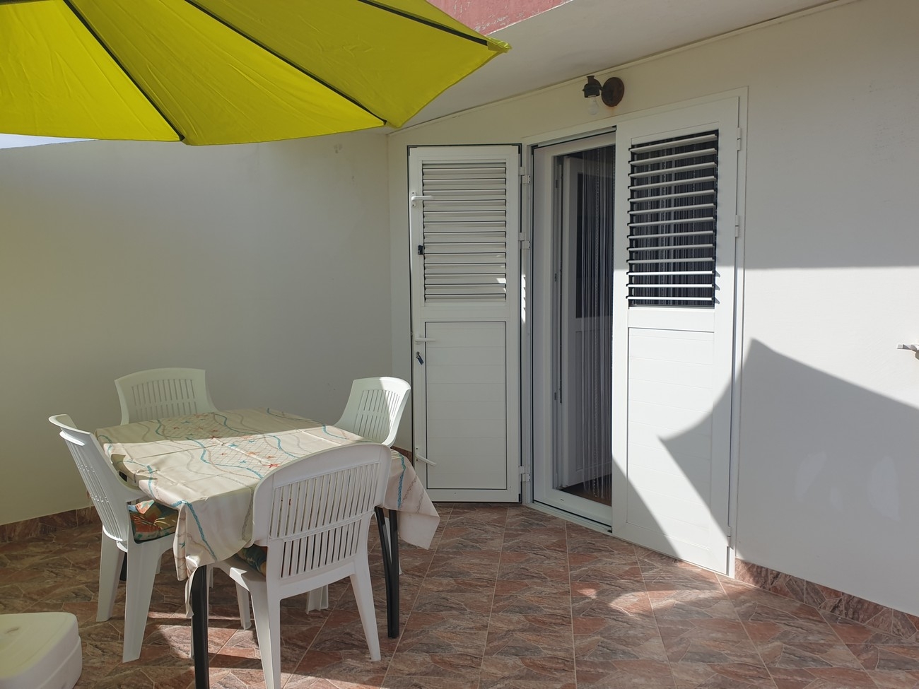 One bedroom apartment with terrace and sea view Pag  A-b