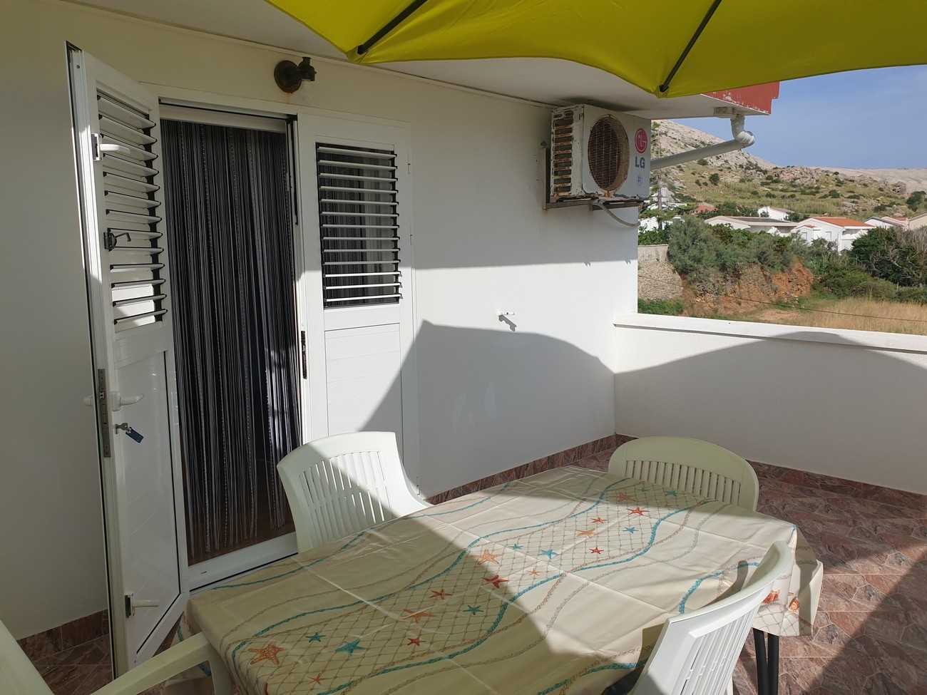 One bedroom apartment with terrace and sea view Pag  A-b