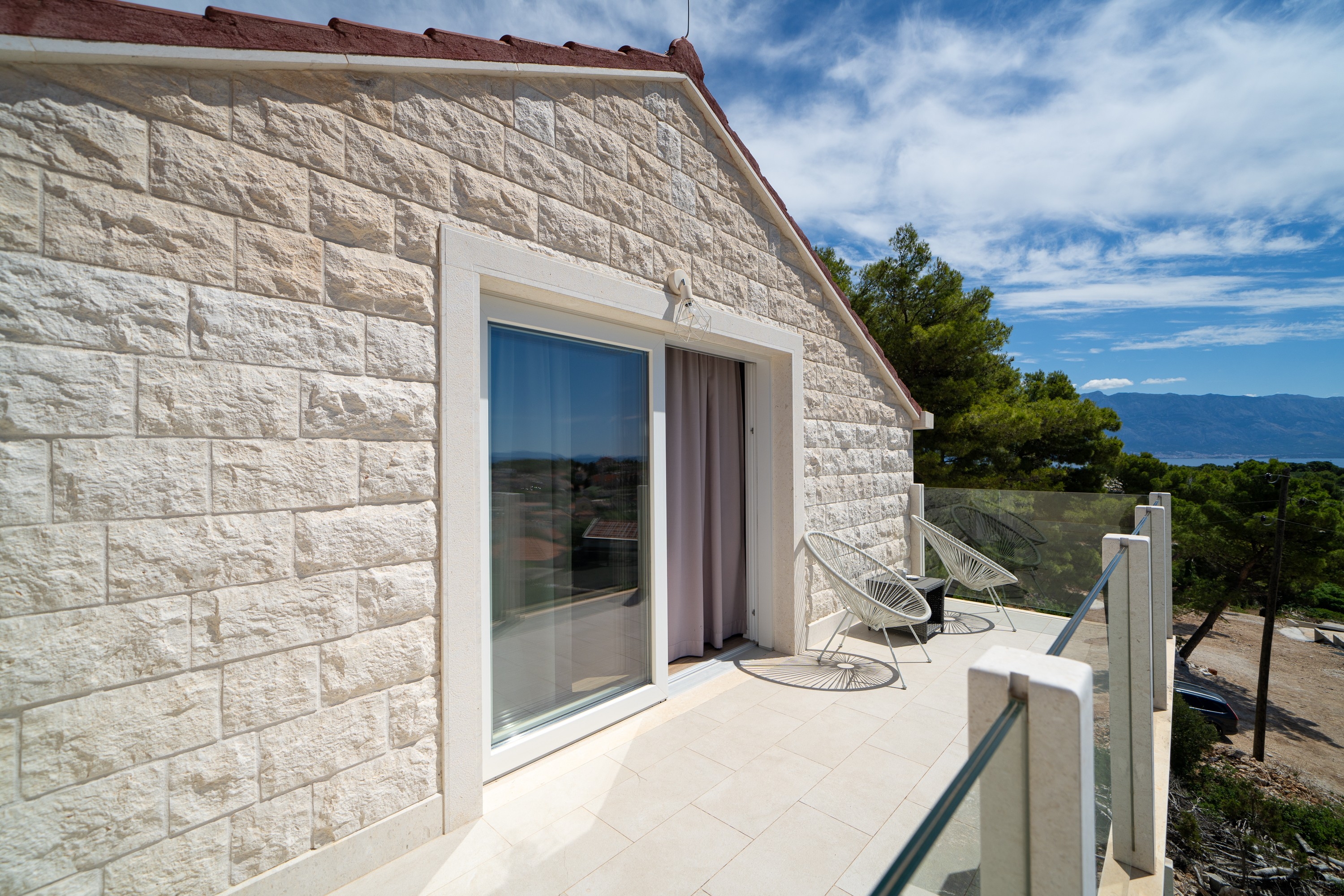 Three bedroom house with terrace and sea view Sumartin, Brač  K
