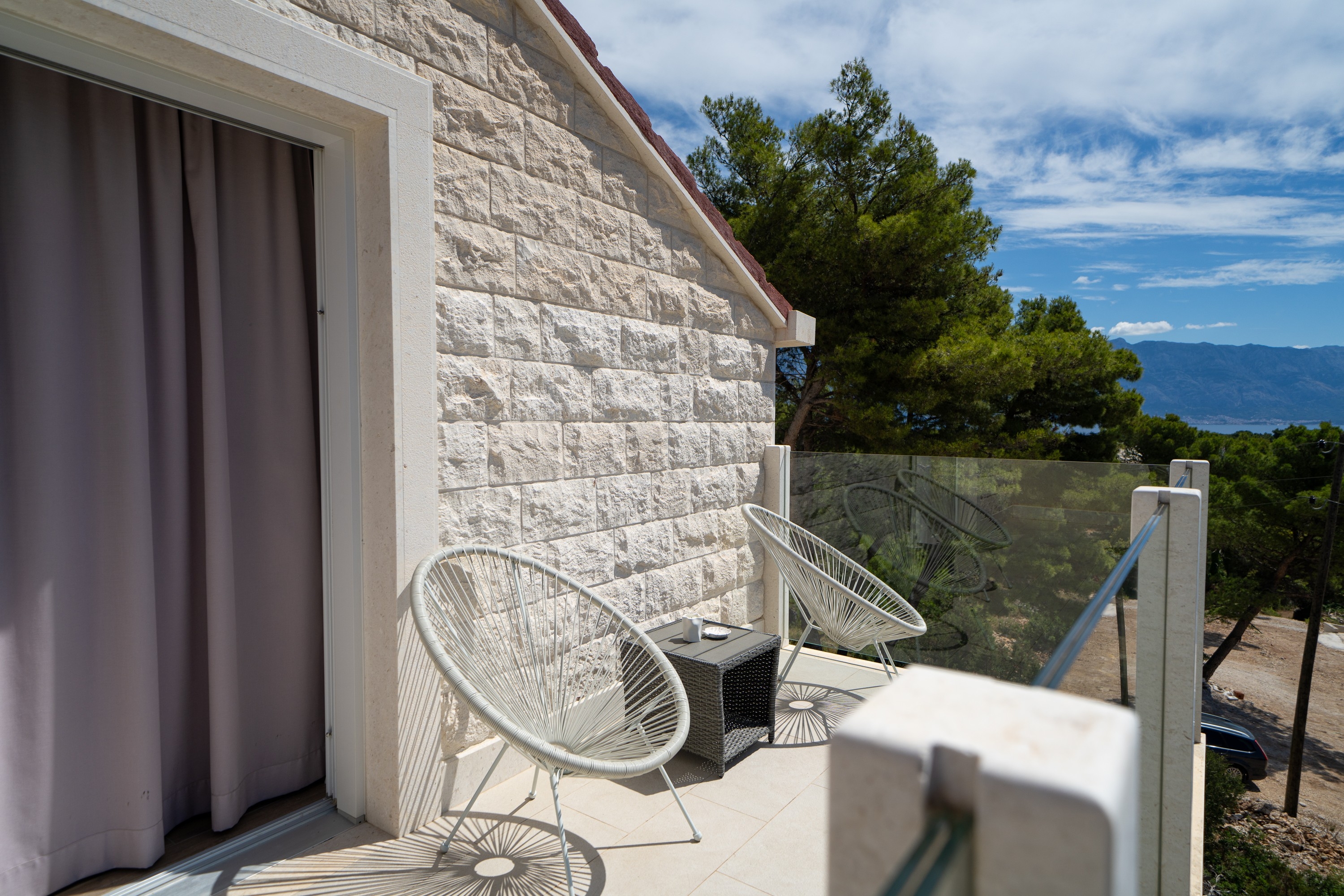 Three bedroom house with terrace and sea view Sumartin, Brač  K