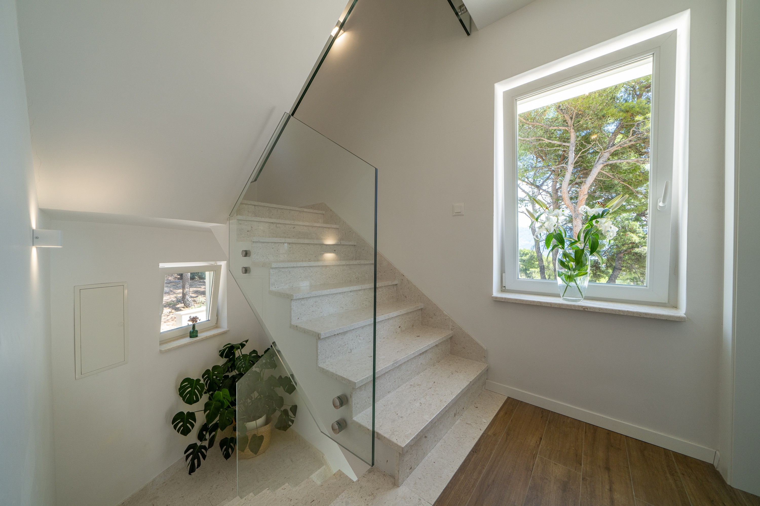 Three bedroom house with terrace and sea view Sumartin, Brač  K