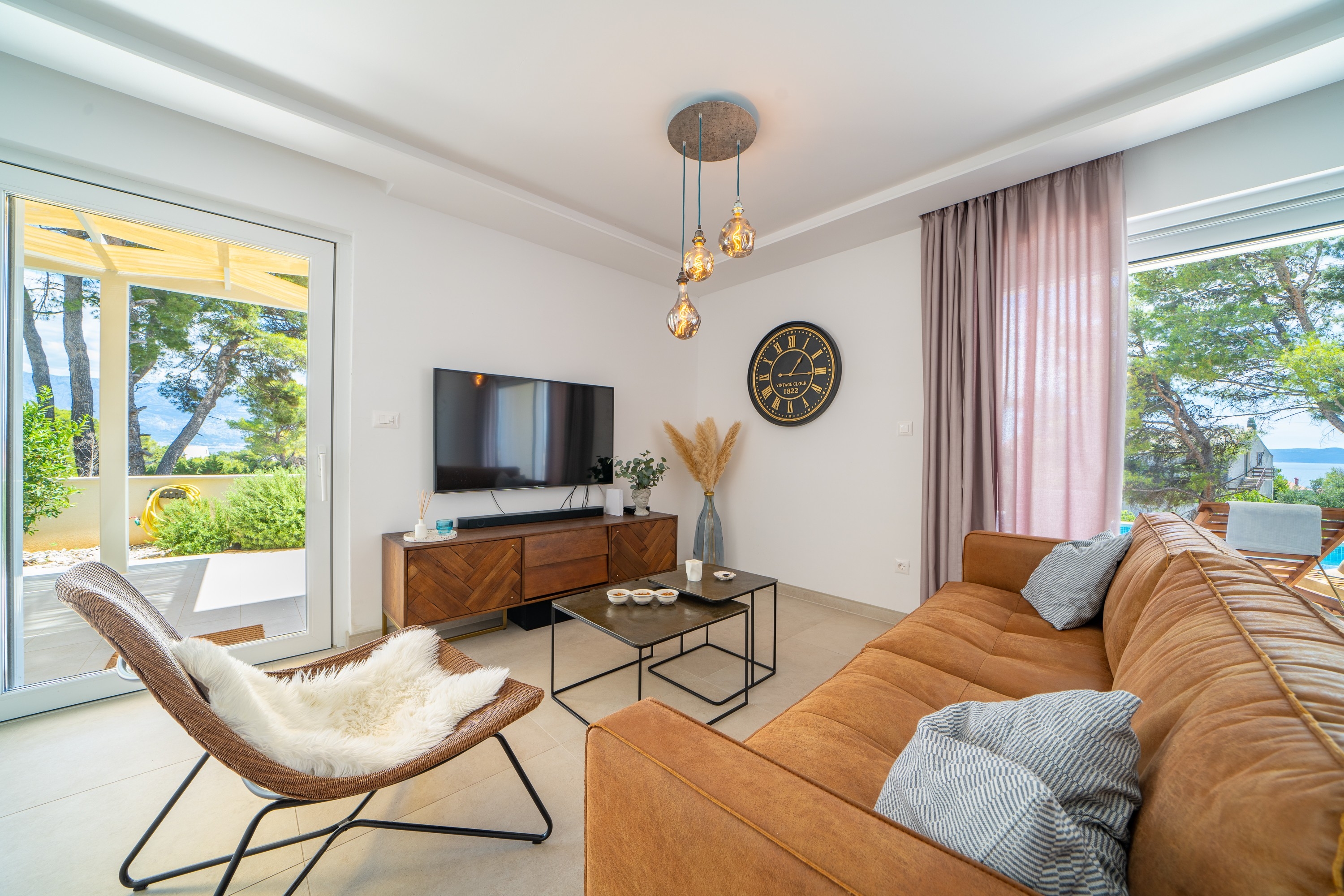 Three bedroom house with terrace and sea view Sumartin, Brač  K