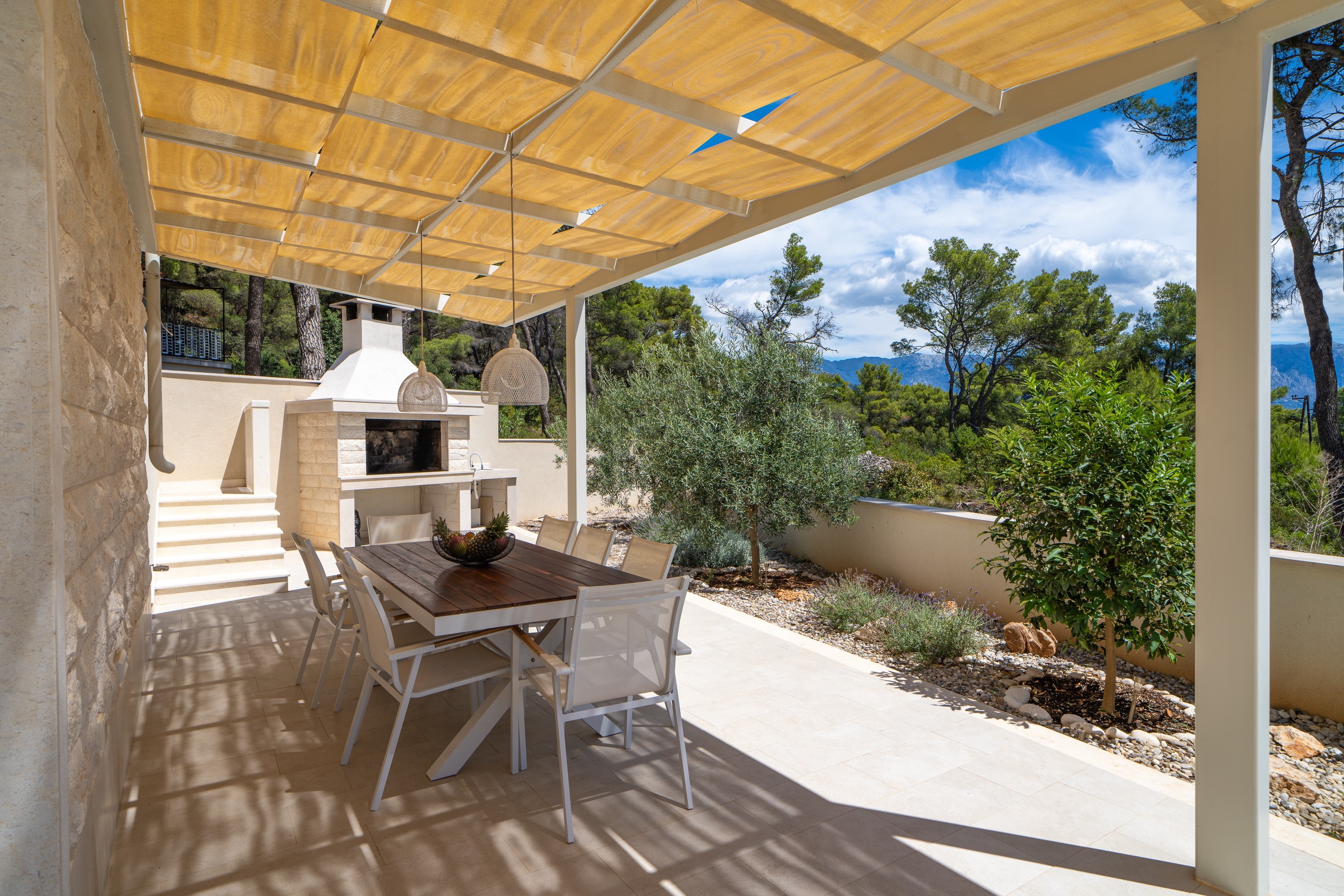 Three bedroom house with terrace and sea view Sumartin, Brač  K