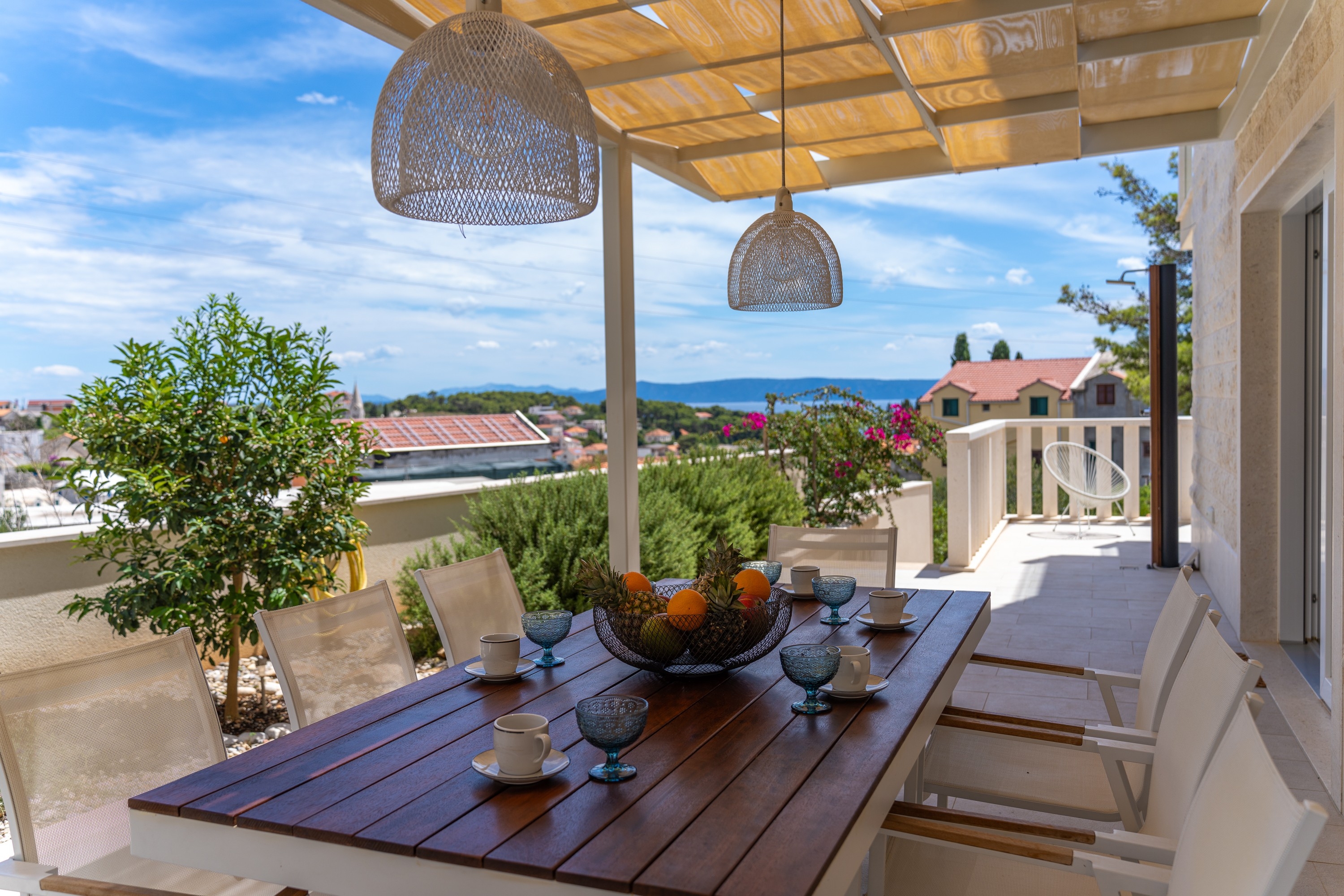 Three bedroom house with terrace and sea view Sumartin, Brač  K