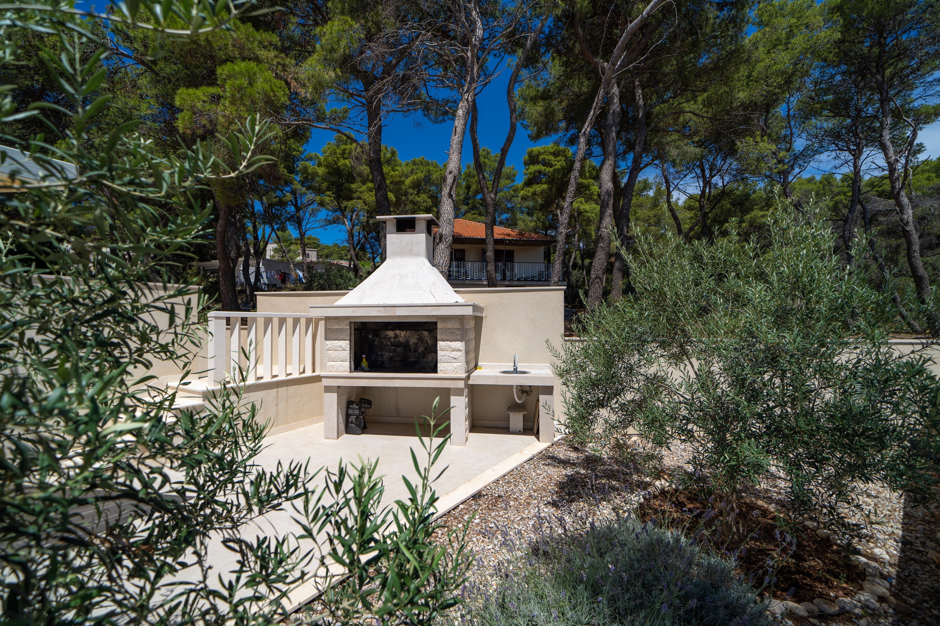 Three bedroom house with terrace and sea view Sumartin, Brač  K