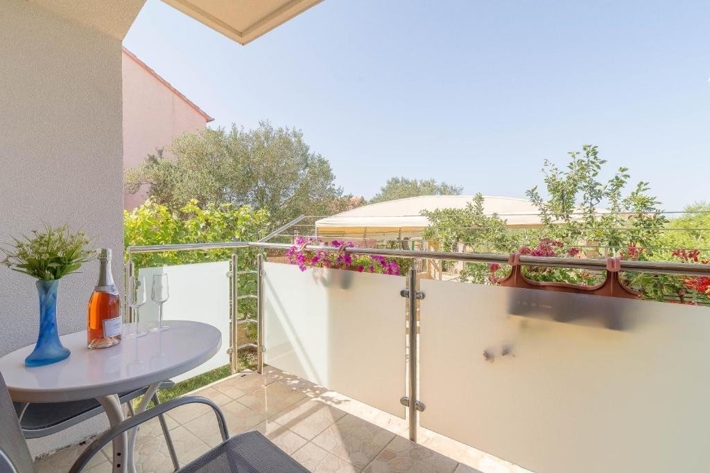 Two bedroom apartment with balcony Biograd na Moru, Biograd  A-a