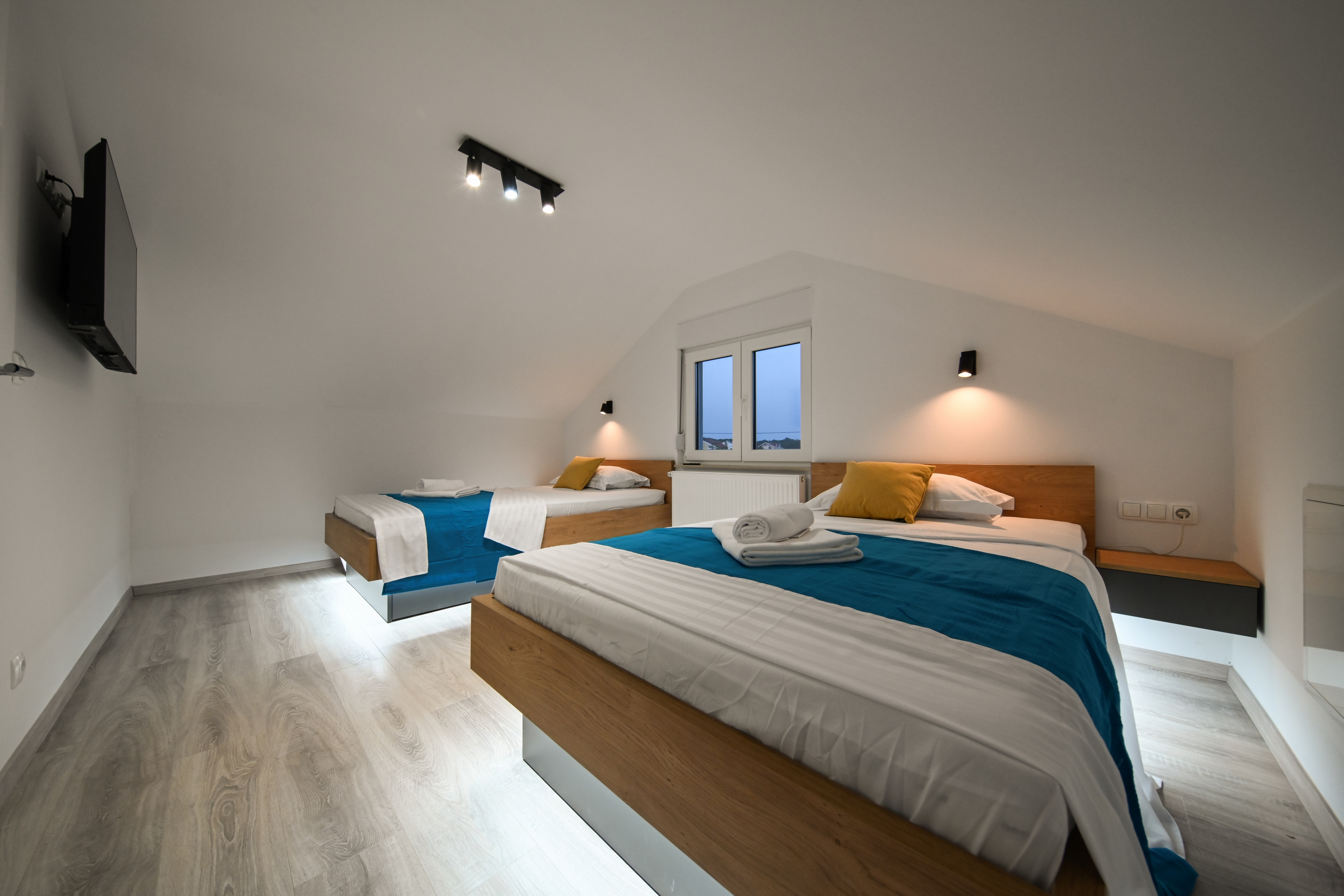Three bedroom house with air-conditioning Privlaka, Zadar  K