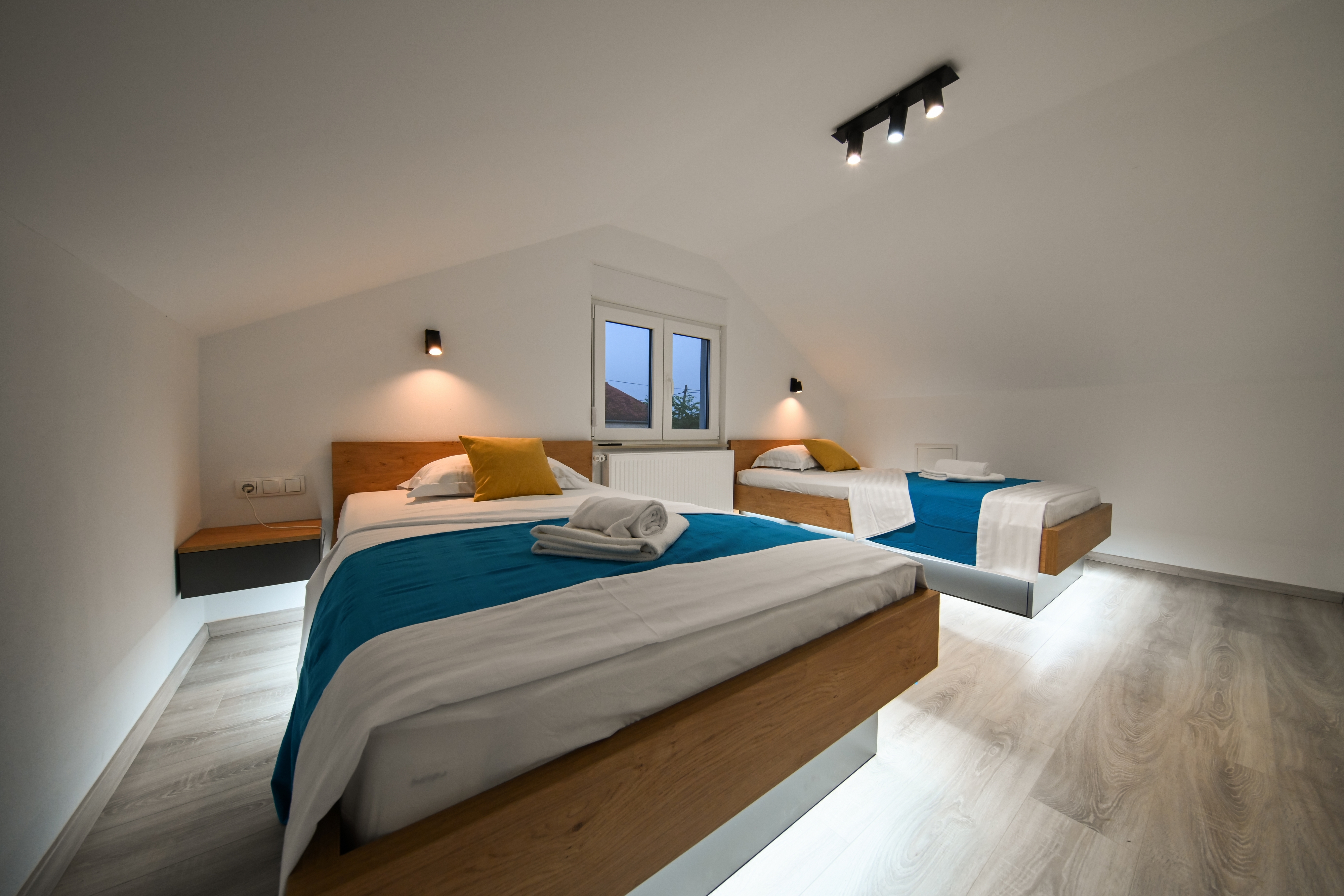 Three bedroom house with air-conditioning Privlaka, Zadar  K