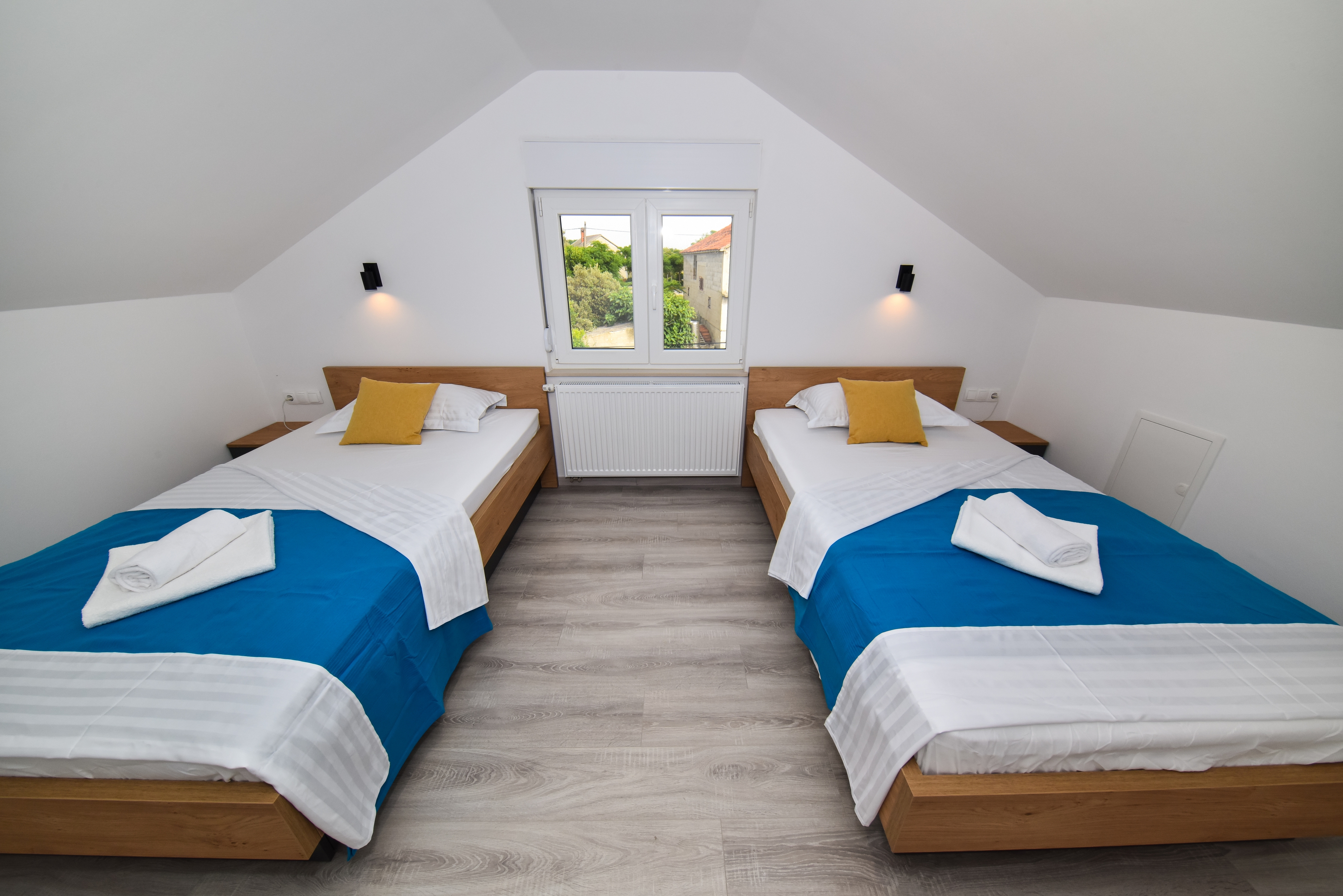Three bedroom house with air-conditioning Privlaka, Zadar  K