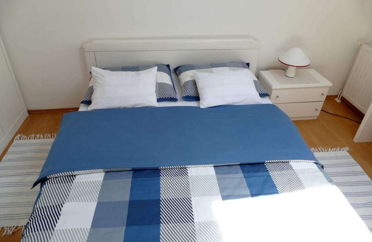One bedroom apartment with terrace Barbat, Rab  A-b