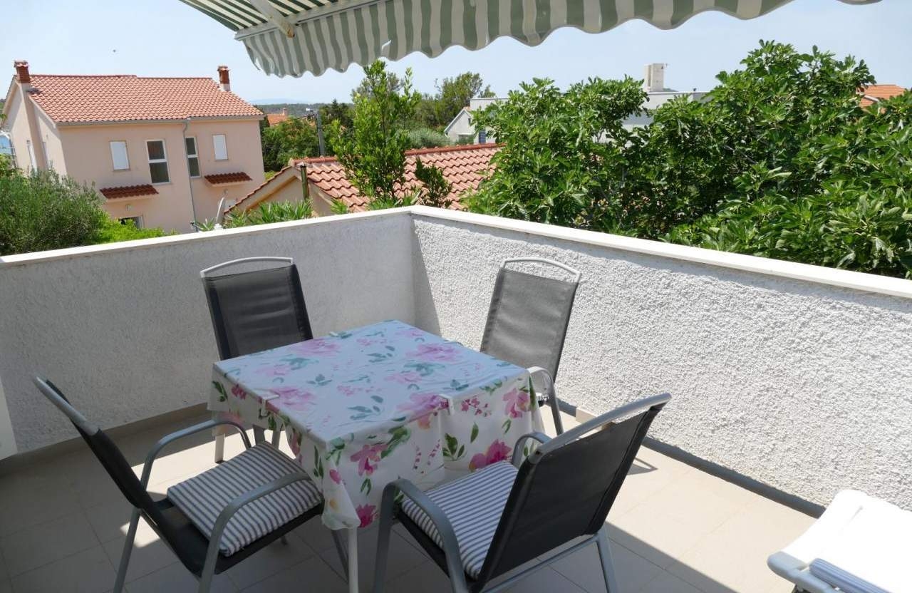 One bedroom apartment with terrace Barbat, Rab  A-b